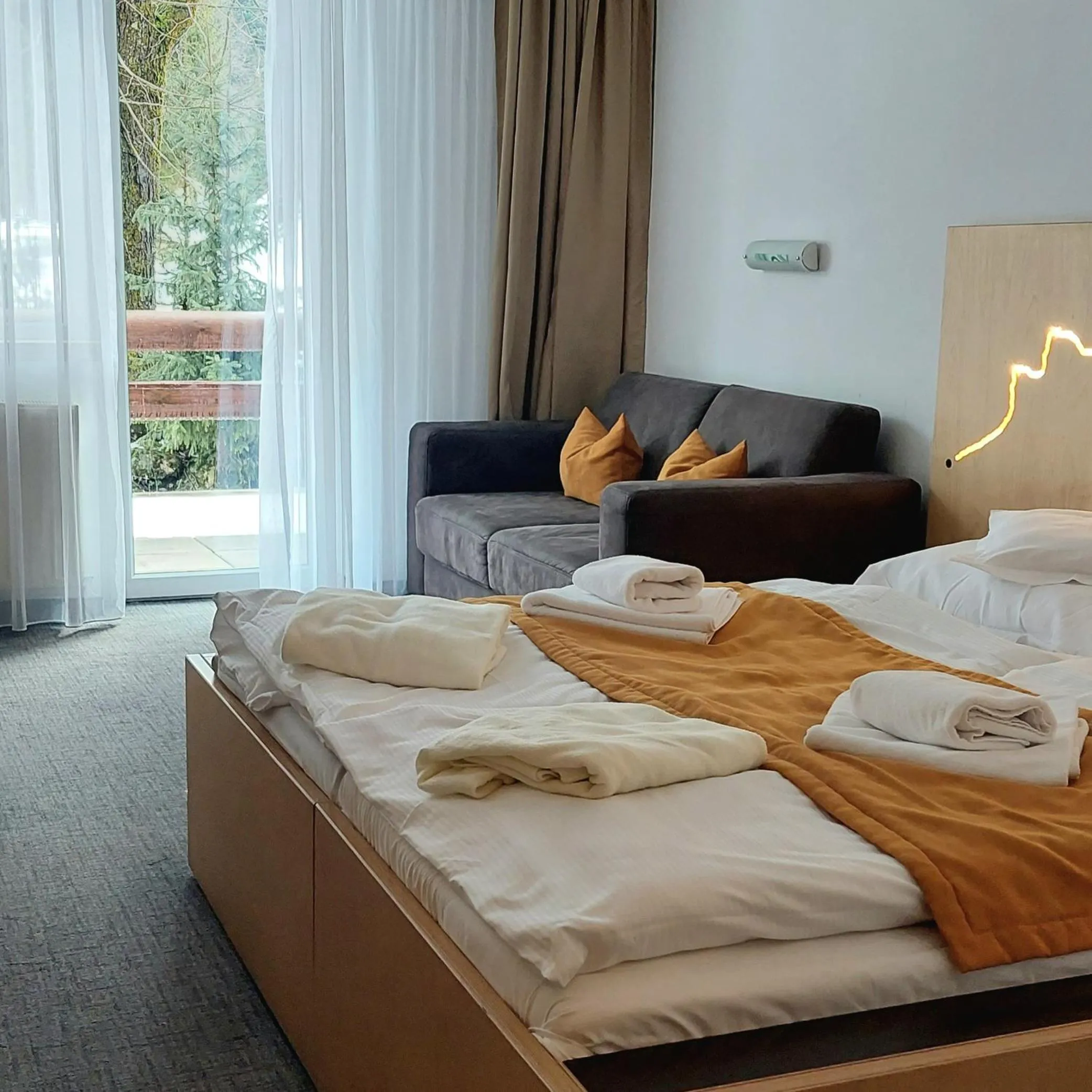 Balcony/Terrace, Bed in Hotel Diery