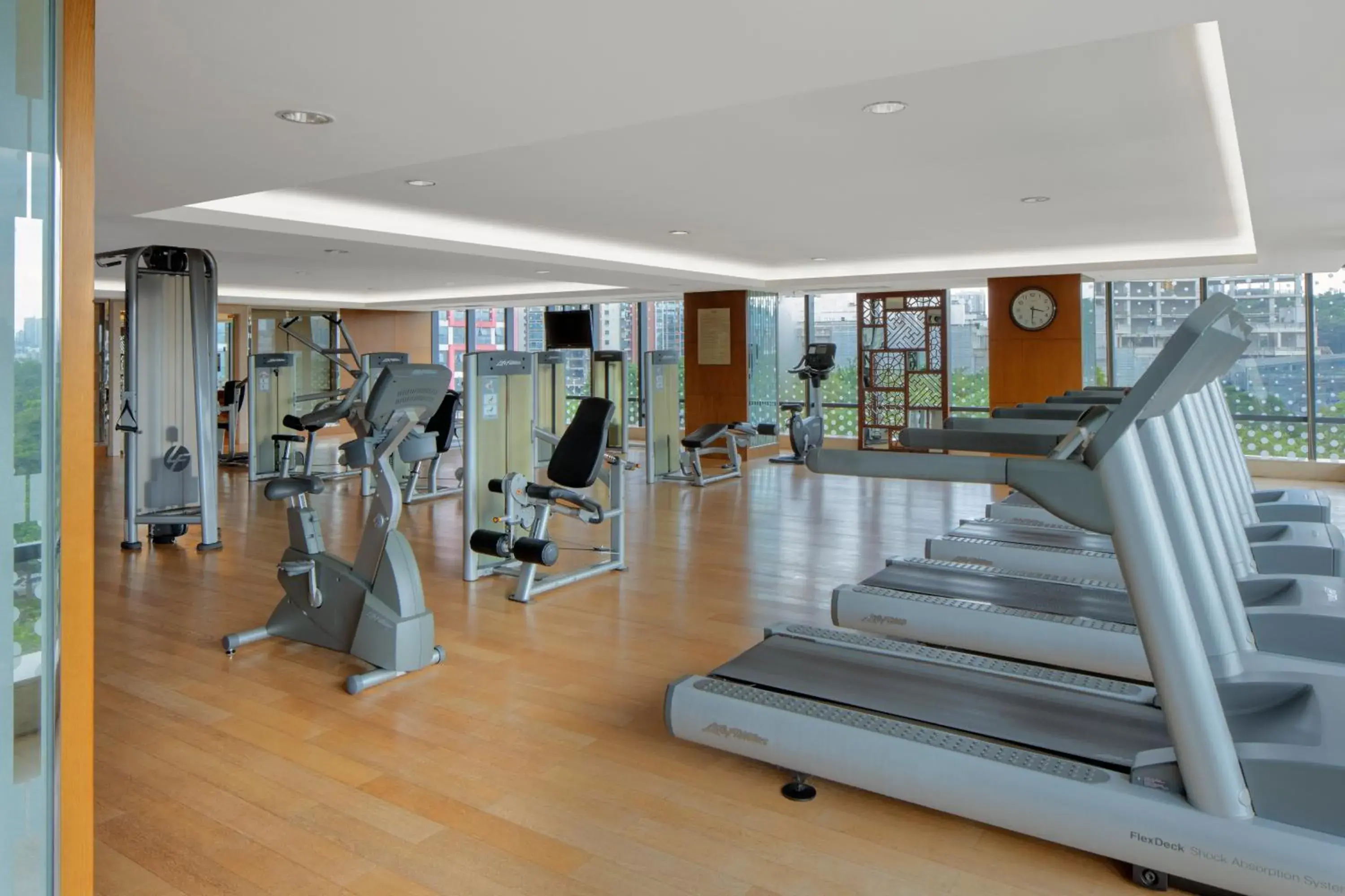 Fitness centre/facilities in Radisson Blu Hotel Liuzhou Fitness centre/facilities in Radisson Blu Hotel Liuzhou