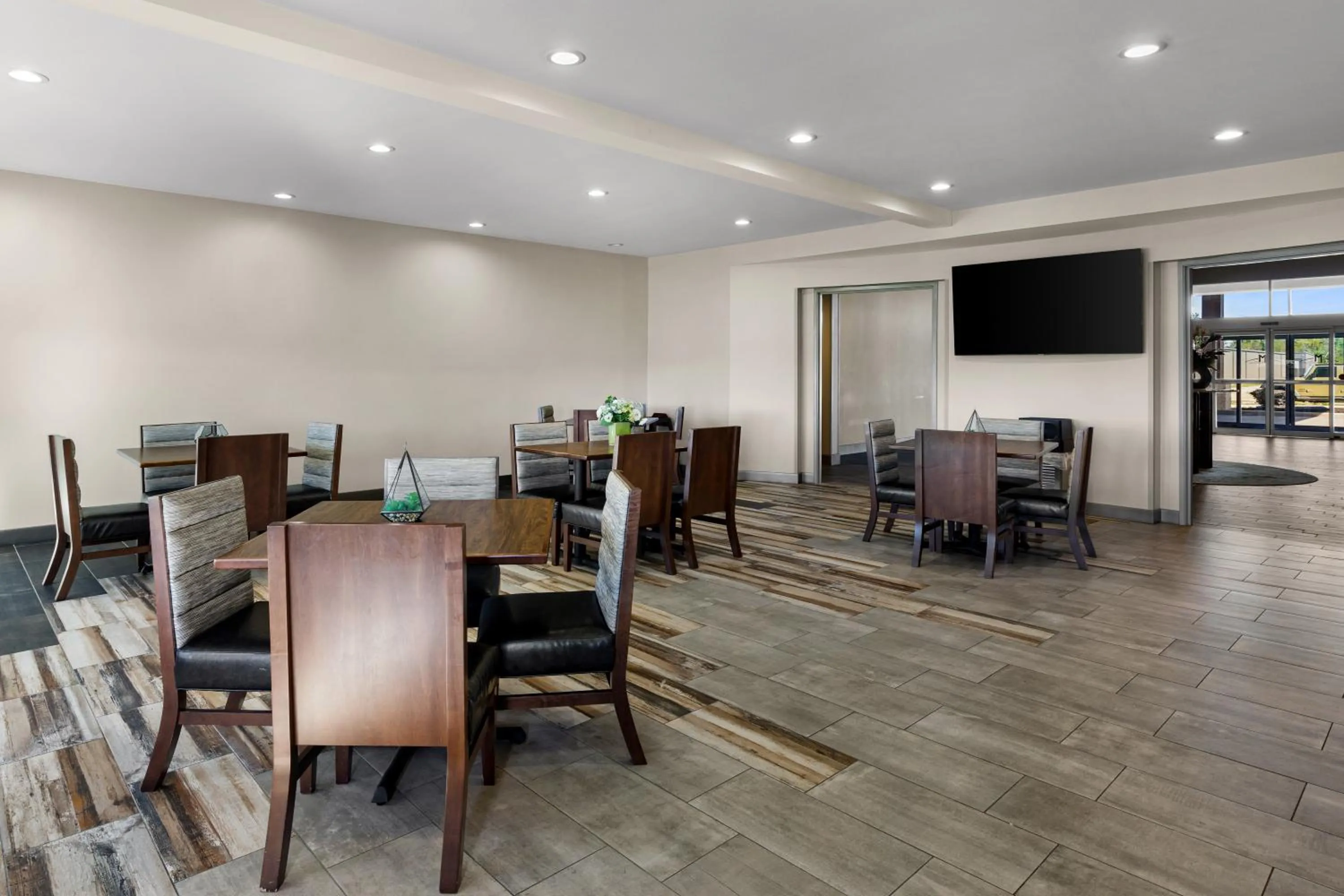 Communal lounge/ TV room in The Mulberry Hotel