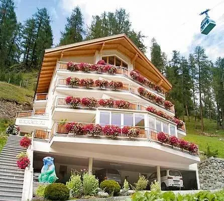 Facade/entrance in Hotel Garni Aurora