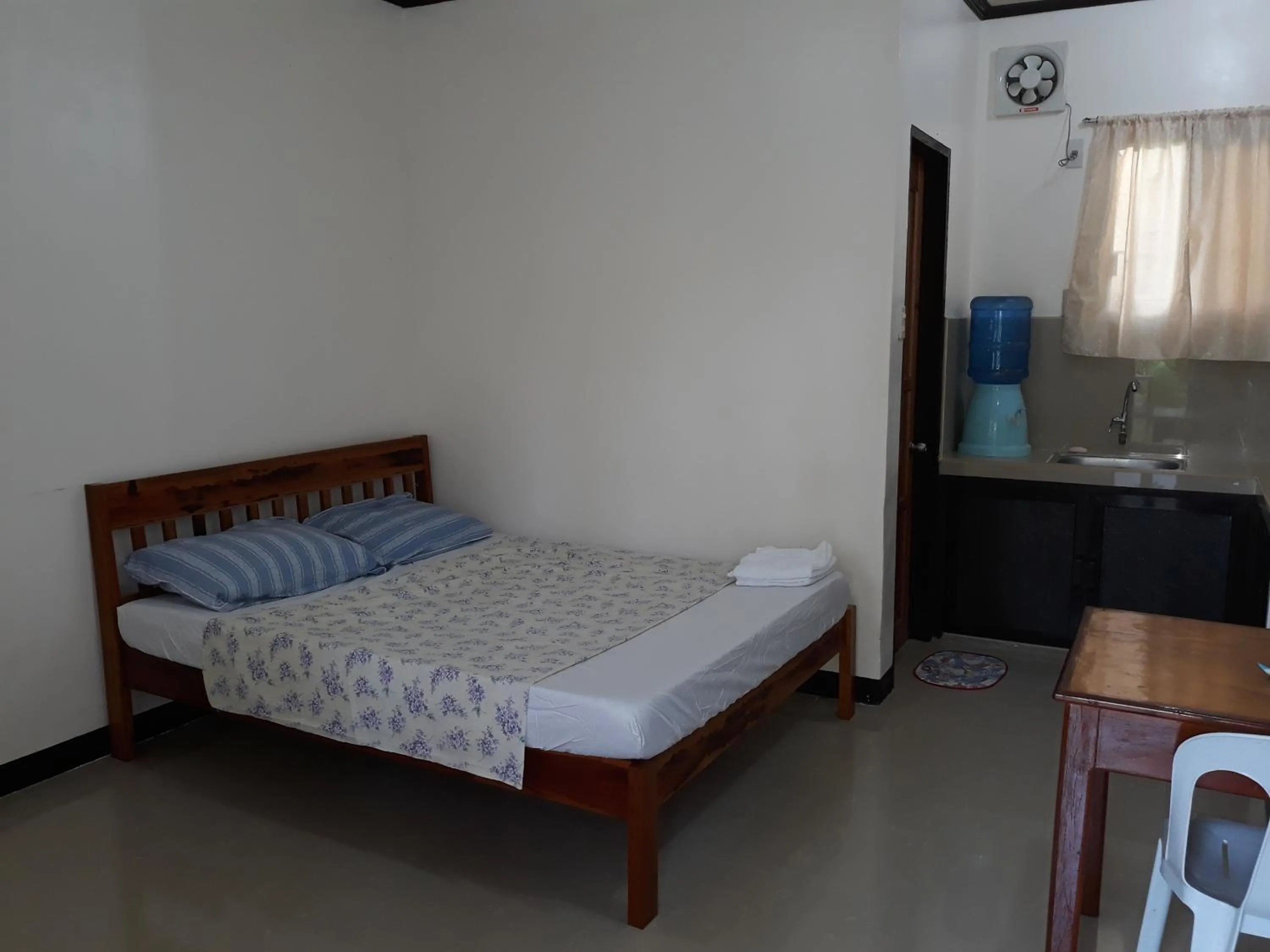Photo of the whole room, Bed in Gardenview Homestay Siargao