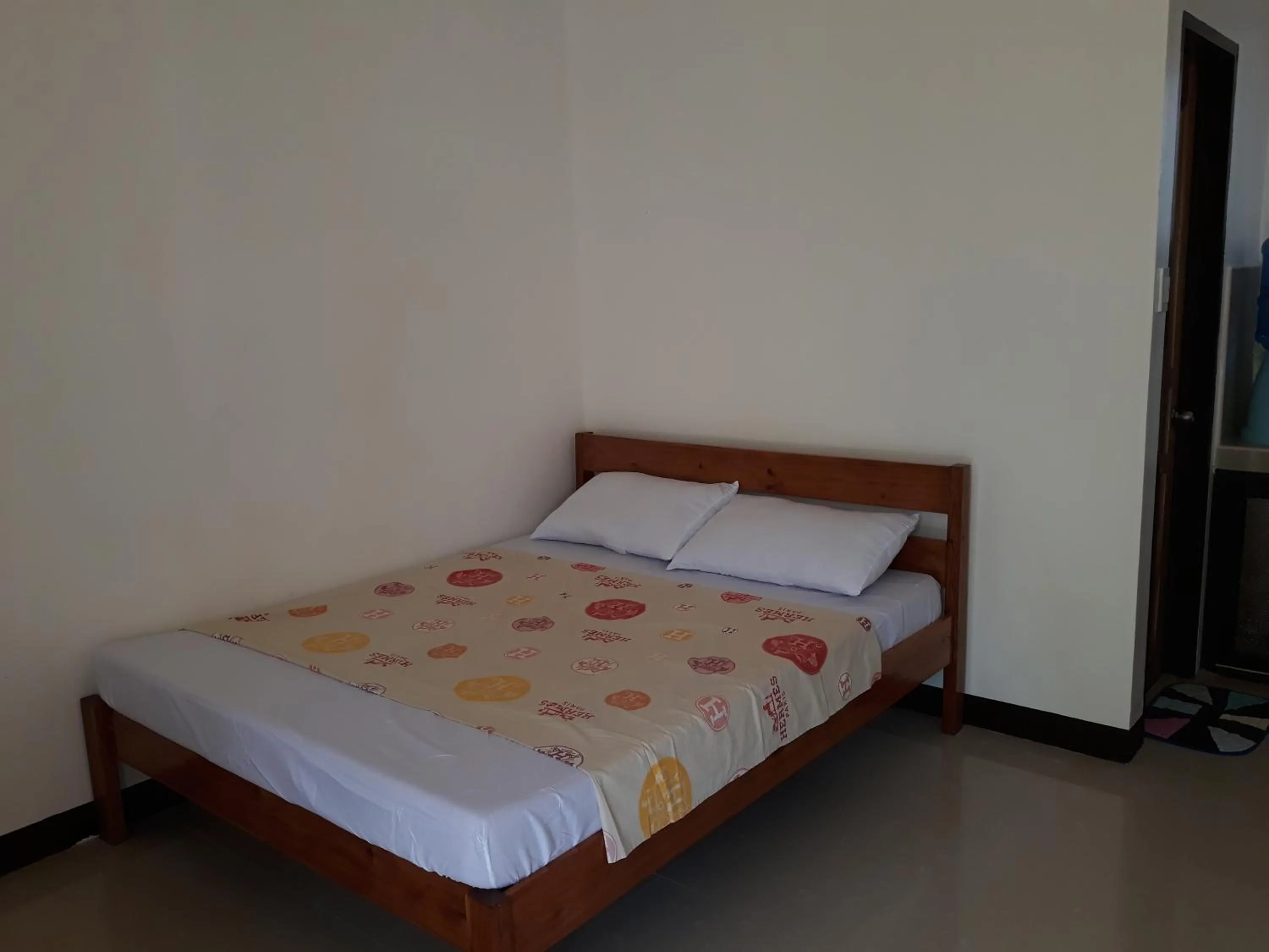 Photo of the whole room, Bed in Gardenview Homestay Siargao