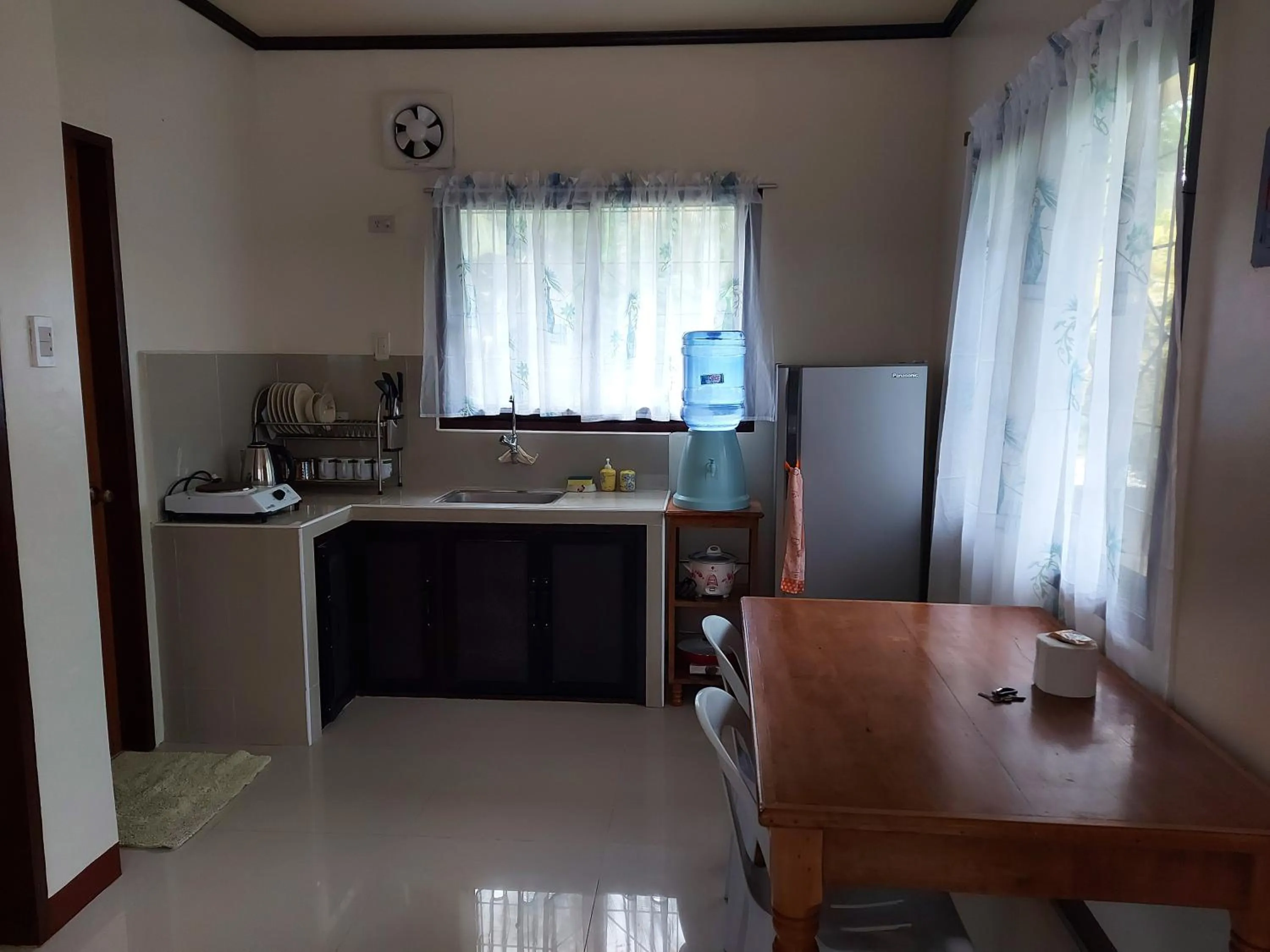 Kitchen or kitchenette in Gardenview Homestay Siargao