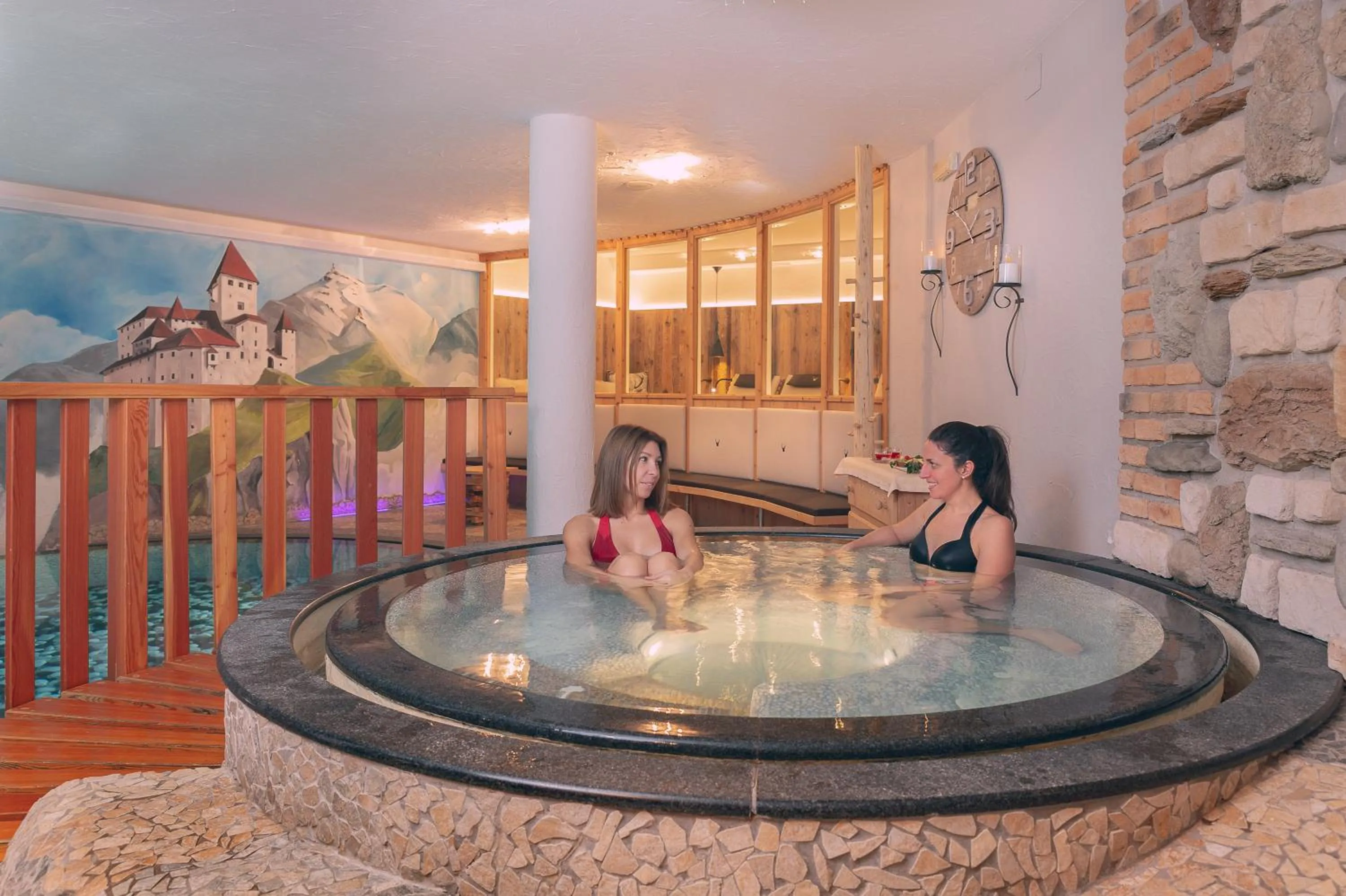 Hot Tub in Hotel Madonnina Resort And Wellness