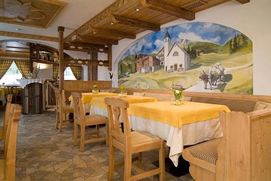 Lounge or bar in Hotel Madonnina Resort And Wellness