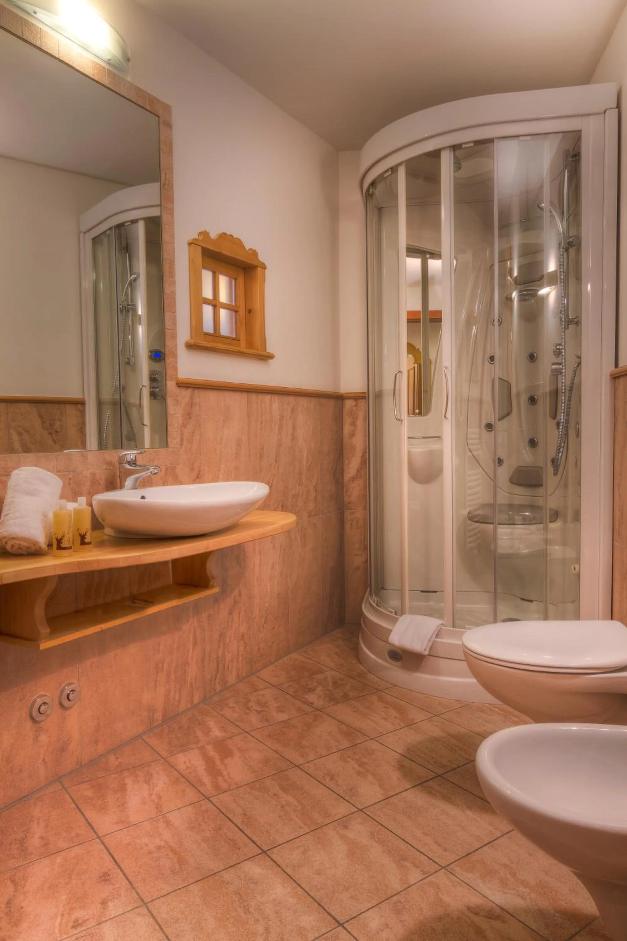 Shower in Hotel Madonnina Resort And Wellness