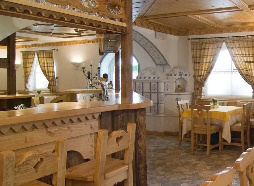 Lounge or bar in Hotel Madonnina Resort And Wellness