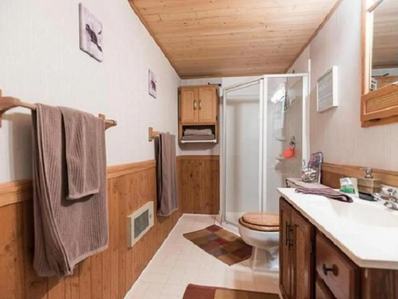 Shower in Wild North Bed & Rest