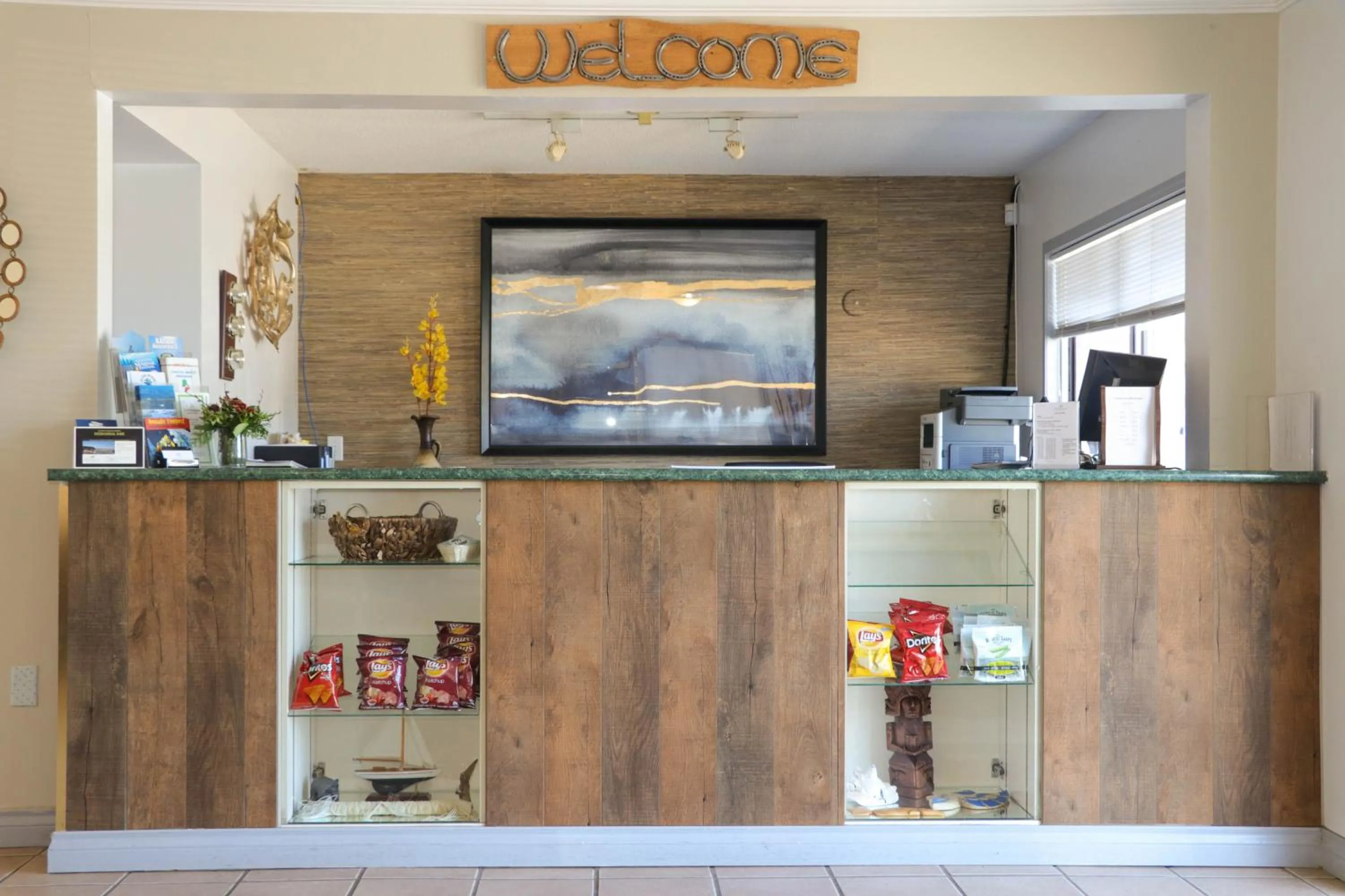 Lobby or reception in The Waterfront Suites and Marina