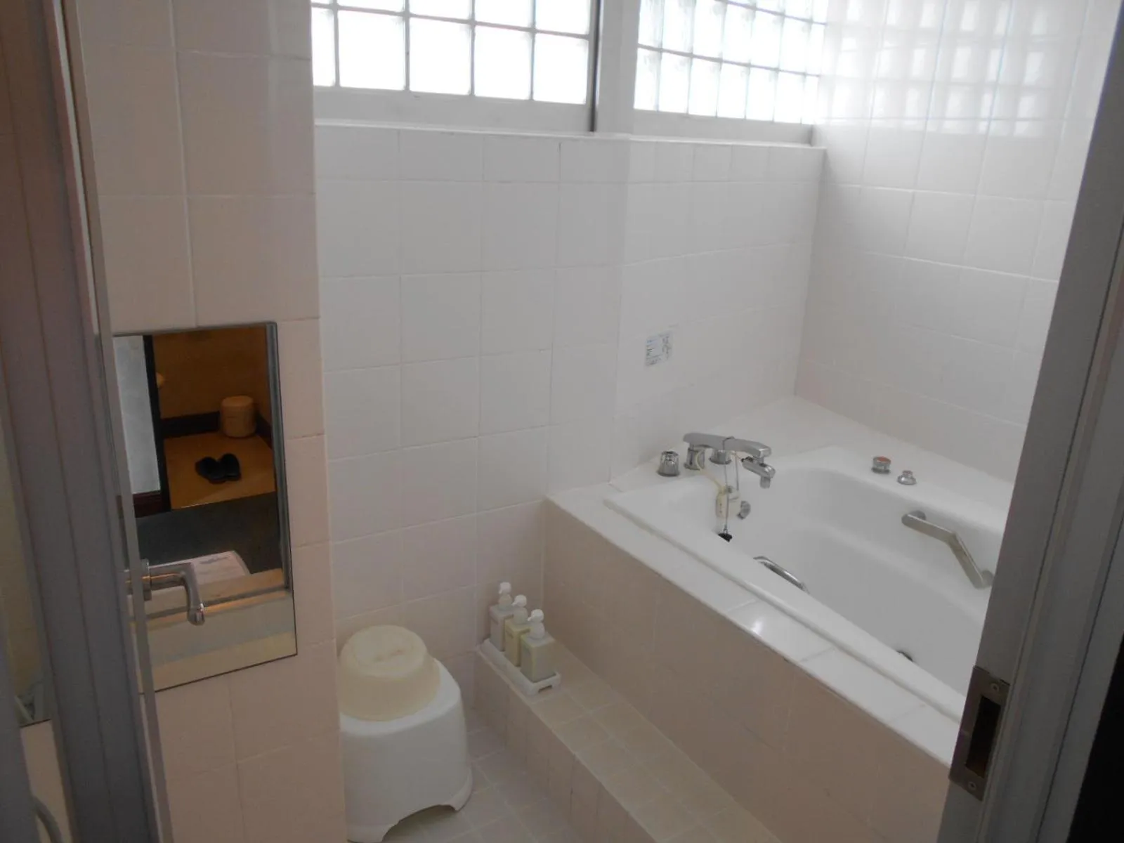 Nishikawaguchi Station Hotel Stay Lounge