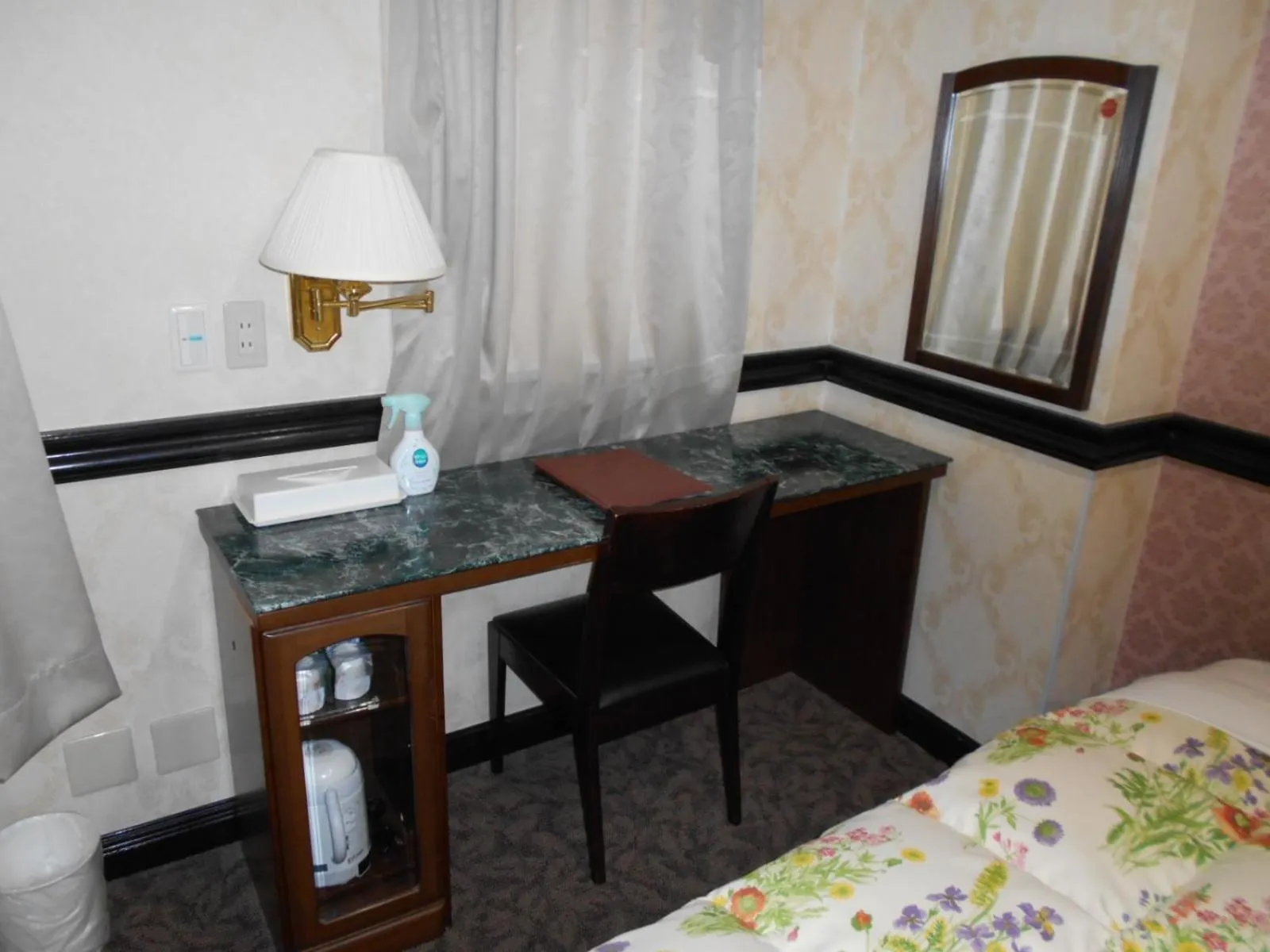 Bed in Nishikawaguchi Station Hotel Stay Lounge