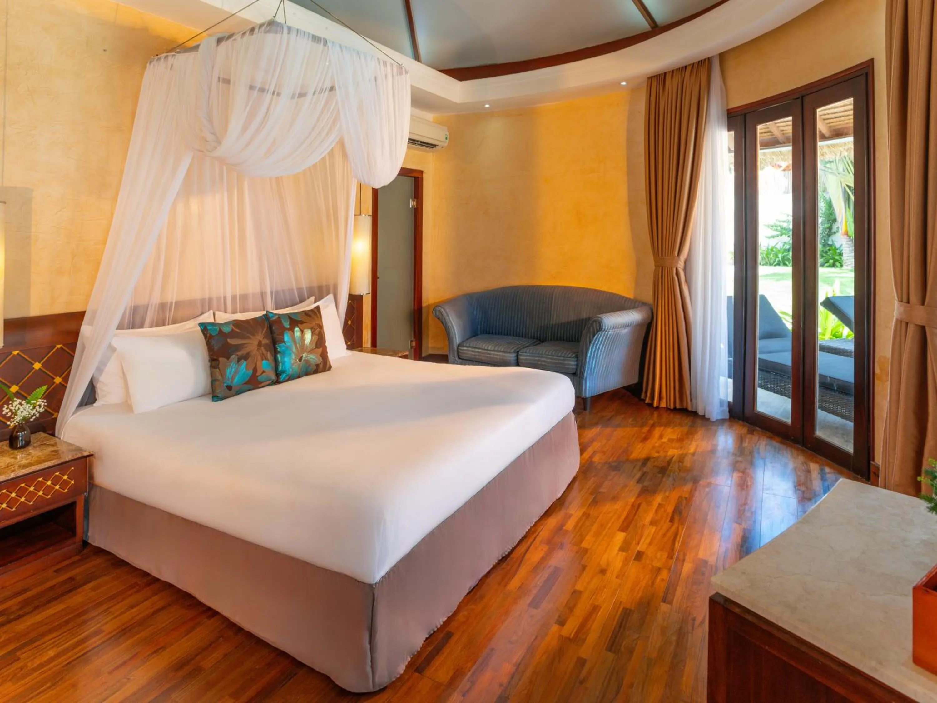 Bed in Sunsea Resort