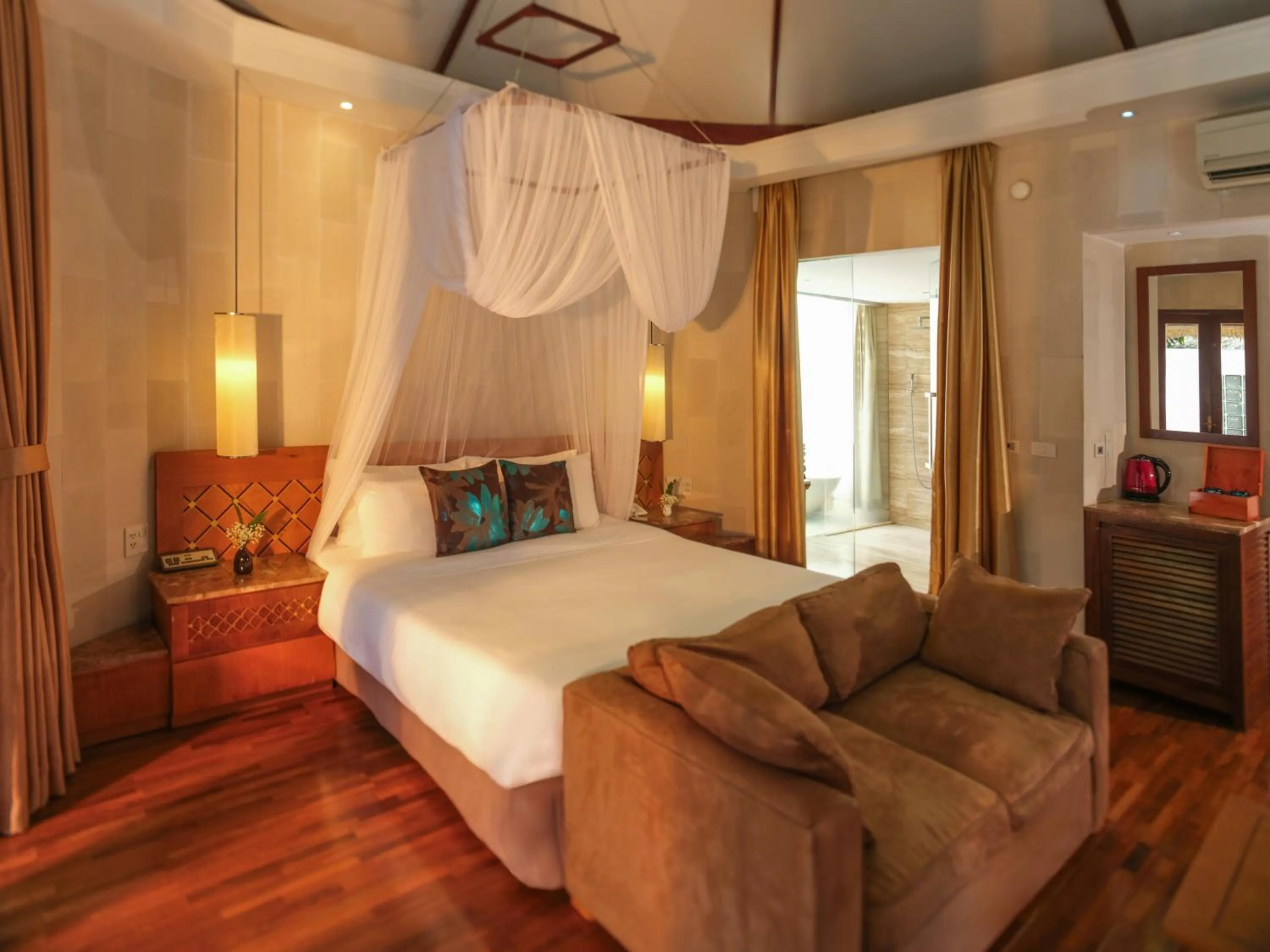 Bed in Sunsea Resort