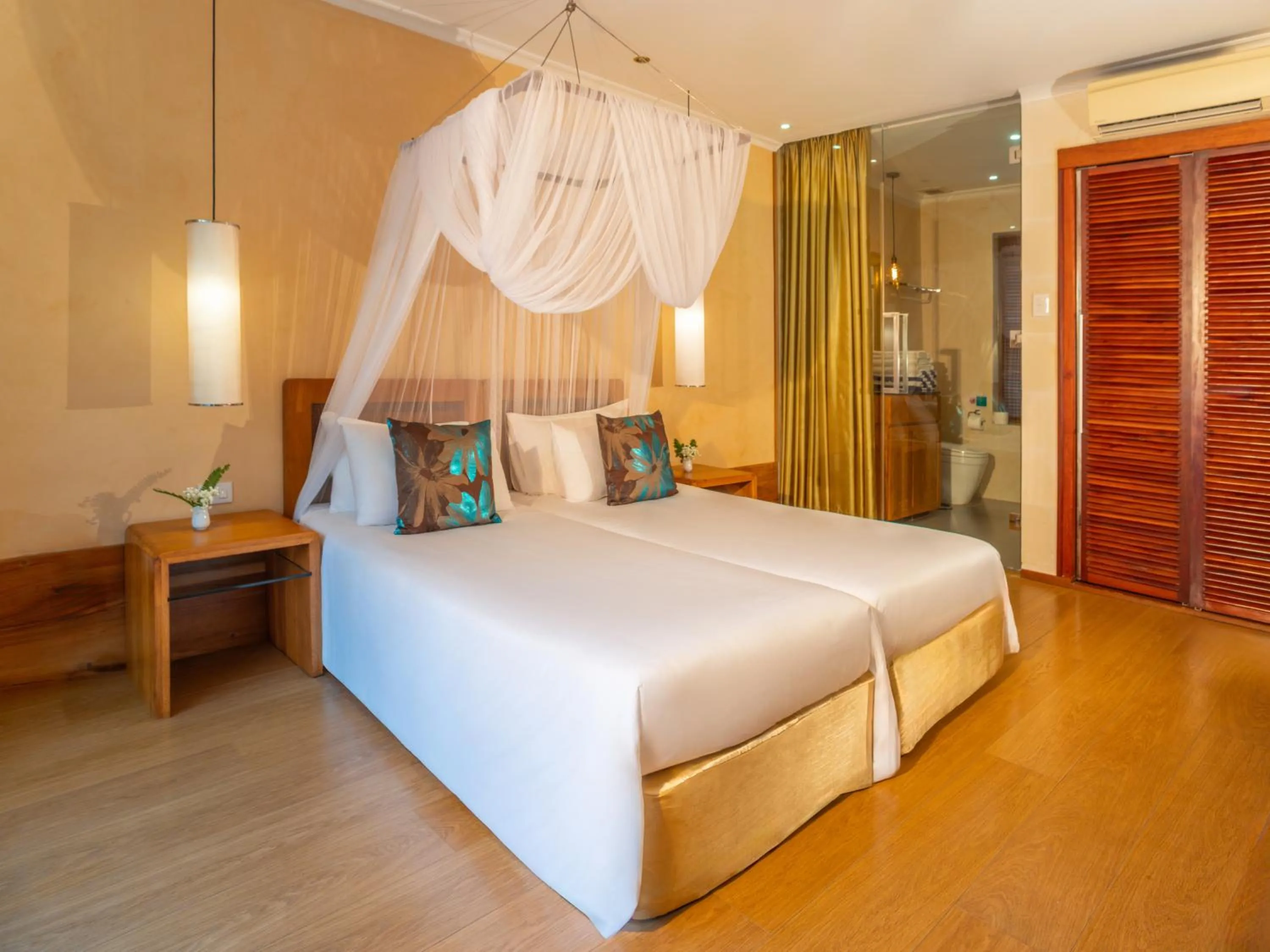 Bed in Sunsea Resort