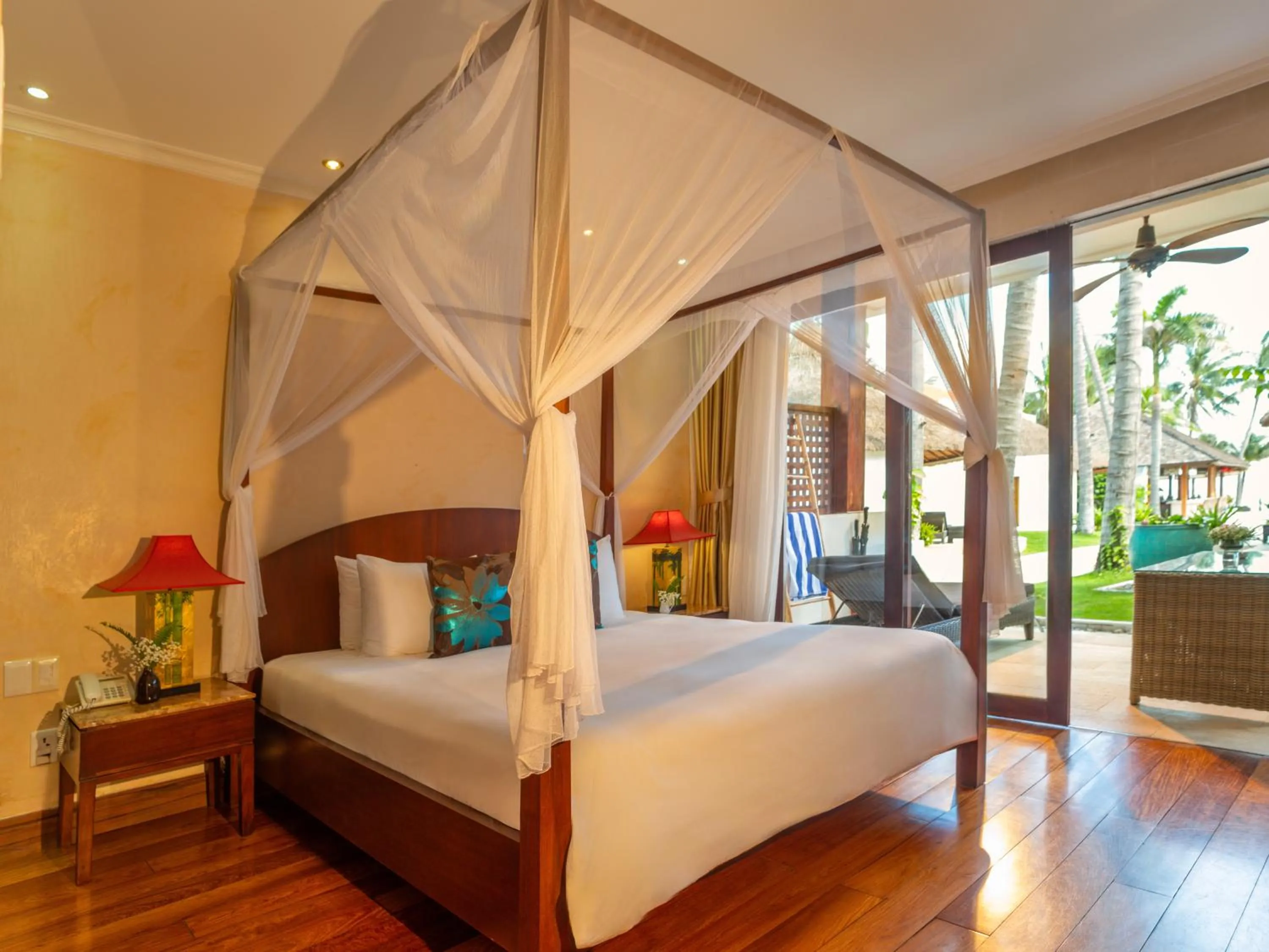 Bed in Sunsea Resort