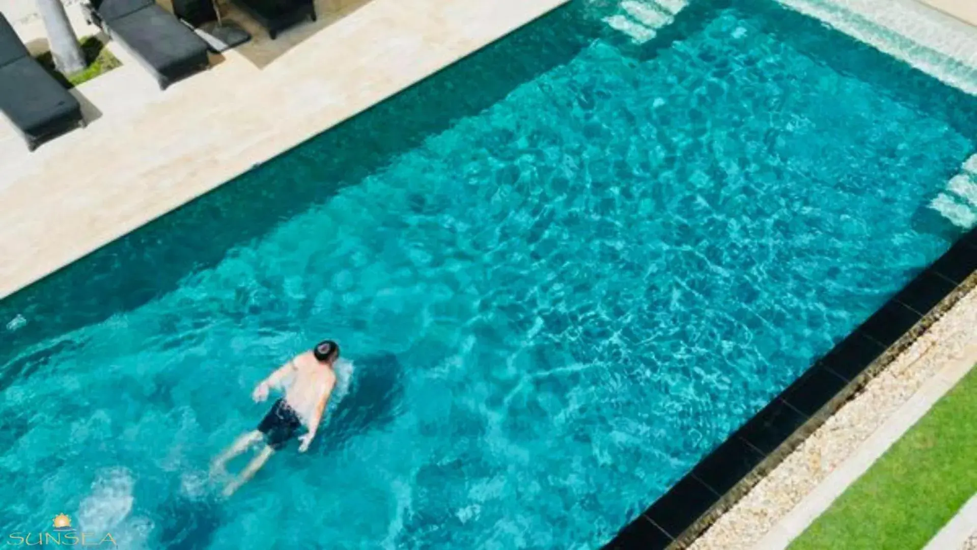 Swimming pool in Sunsea Resort Swimming pool in Sunsea Resort