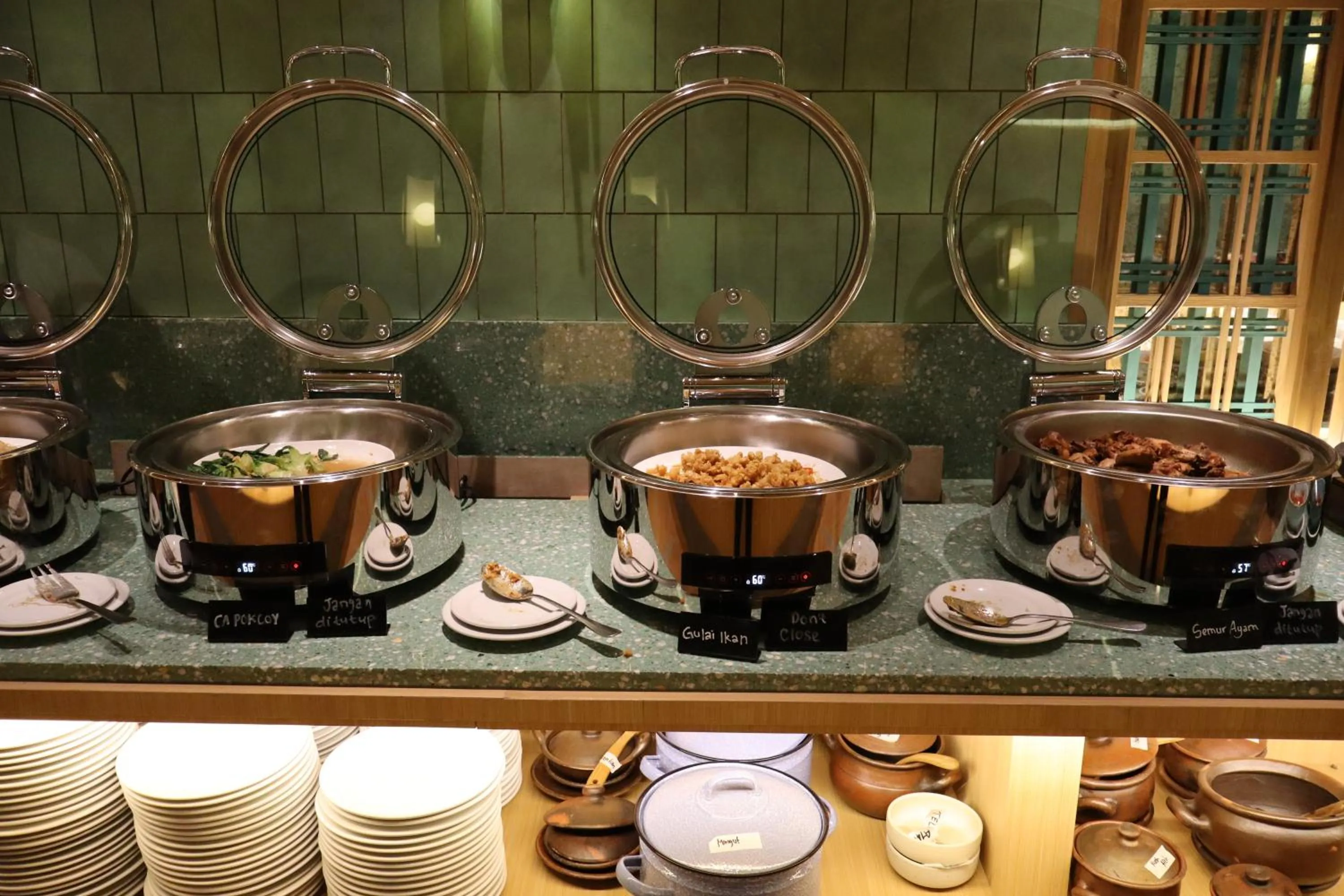 Restaurant/places to eat in The Victoria Hotel Yogyakarta