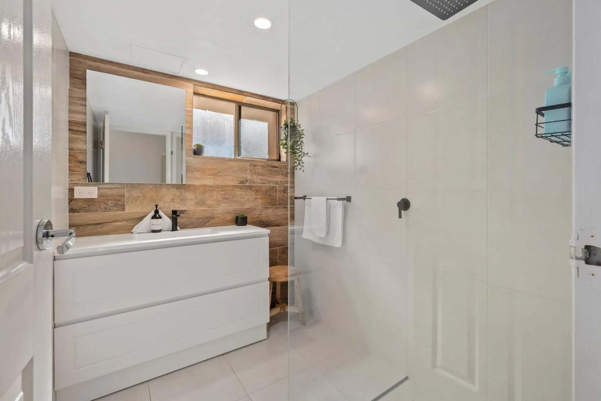 Sunrise by the Sea 1 - Oceanview Apartment