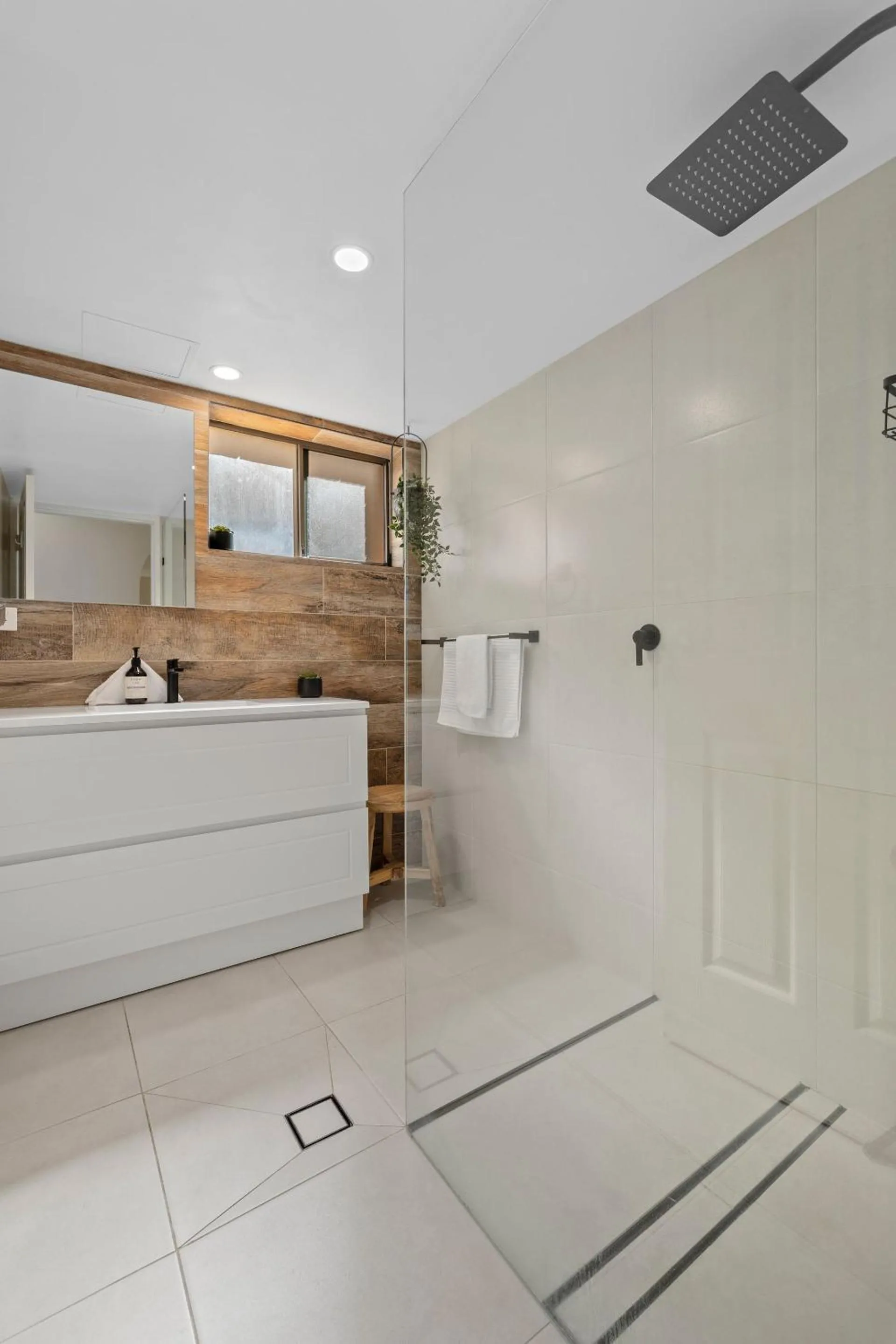 Sunrise by the Sea 1 - Oceanview Apartment