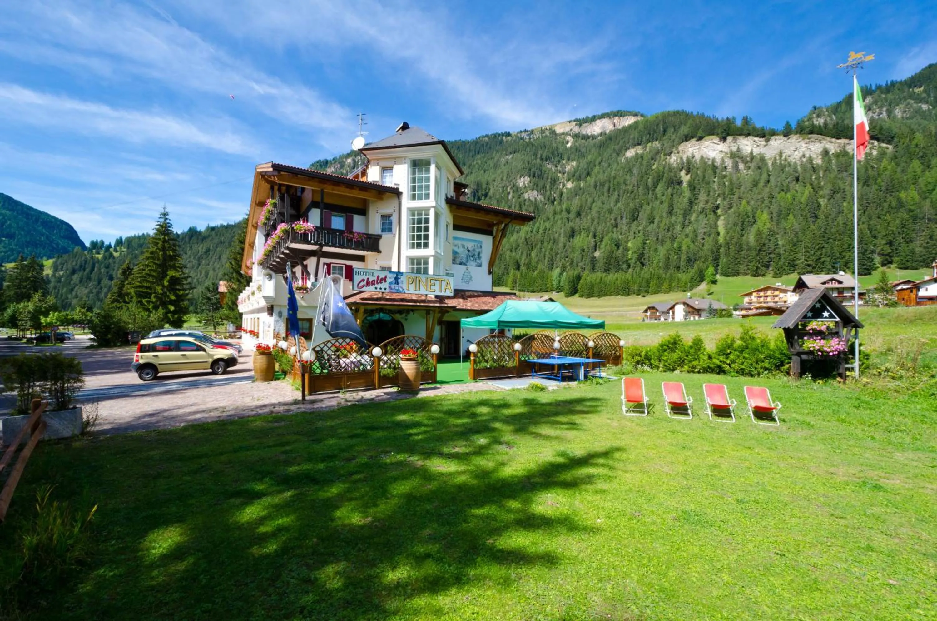 Facade/entrance in Chalet Pineta relax location