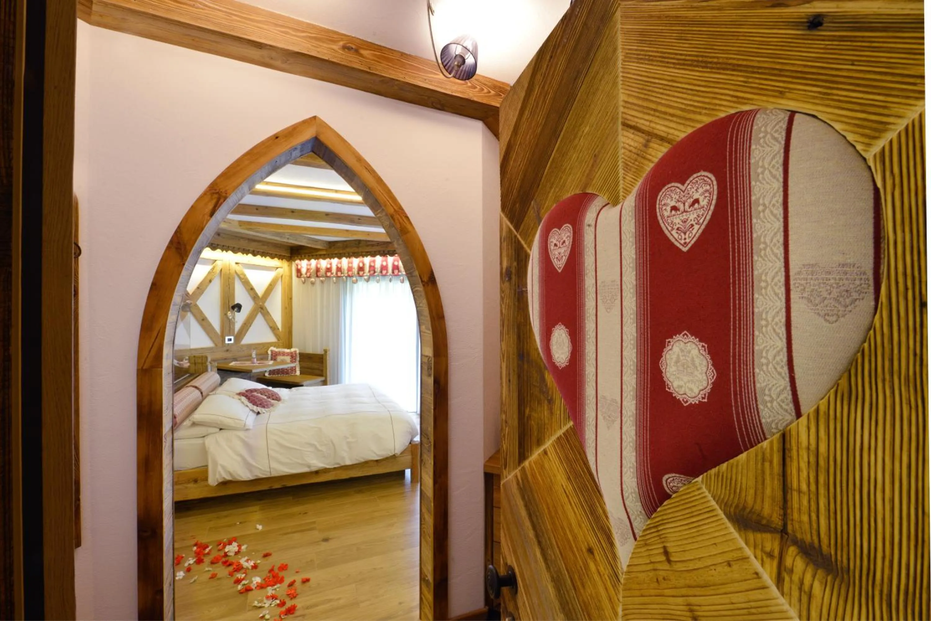 Photo of the whole room, Bed in Chalet Pineta relax location