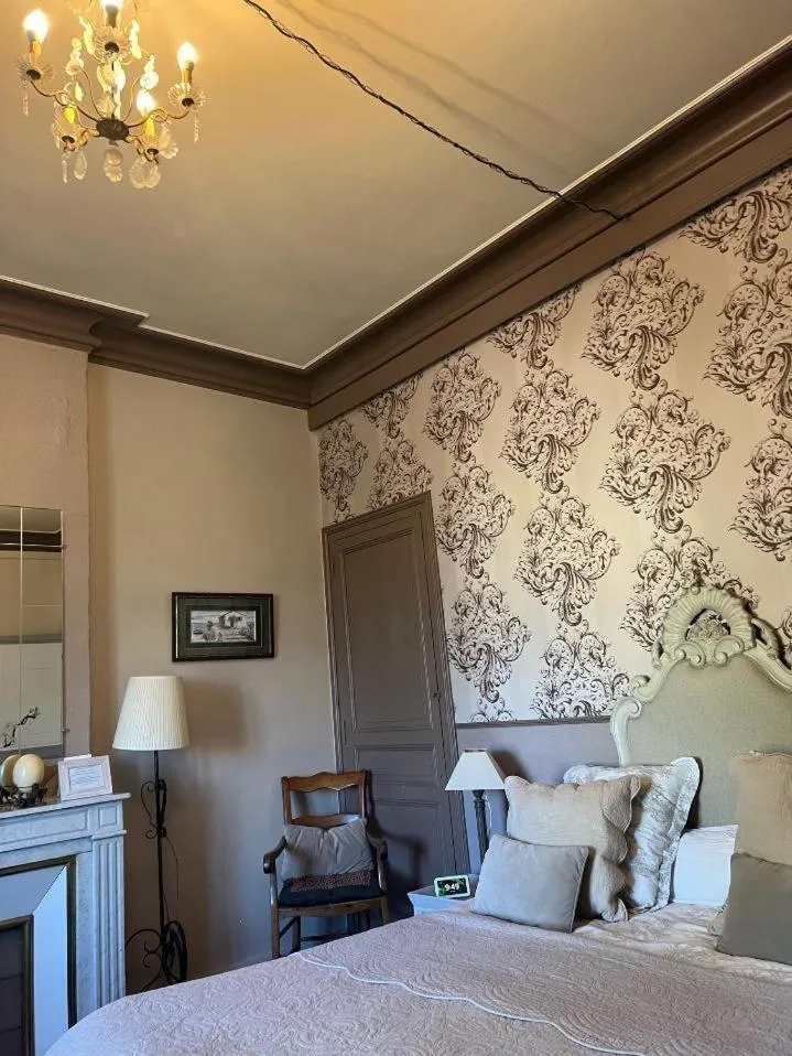 Bedroom, Bed in Les Tuileries de Chanteloup