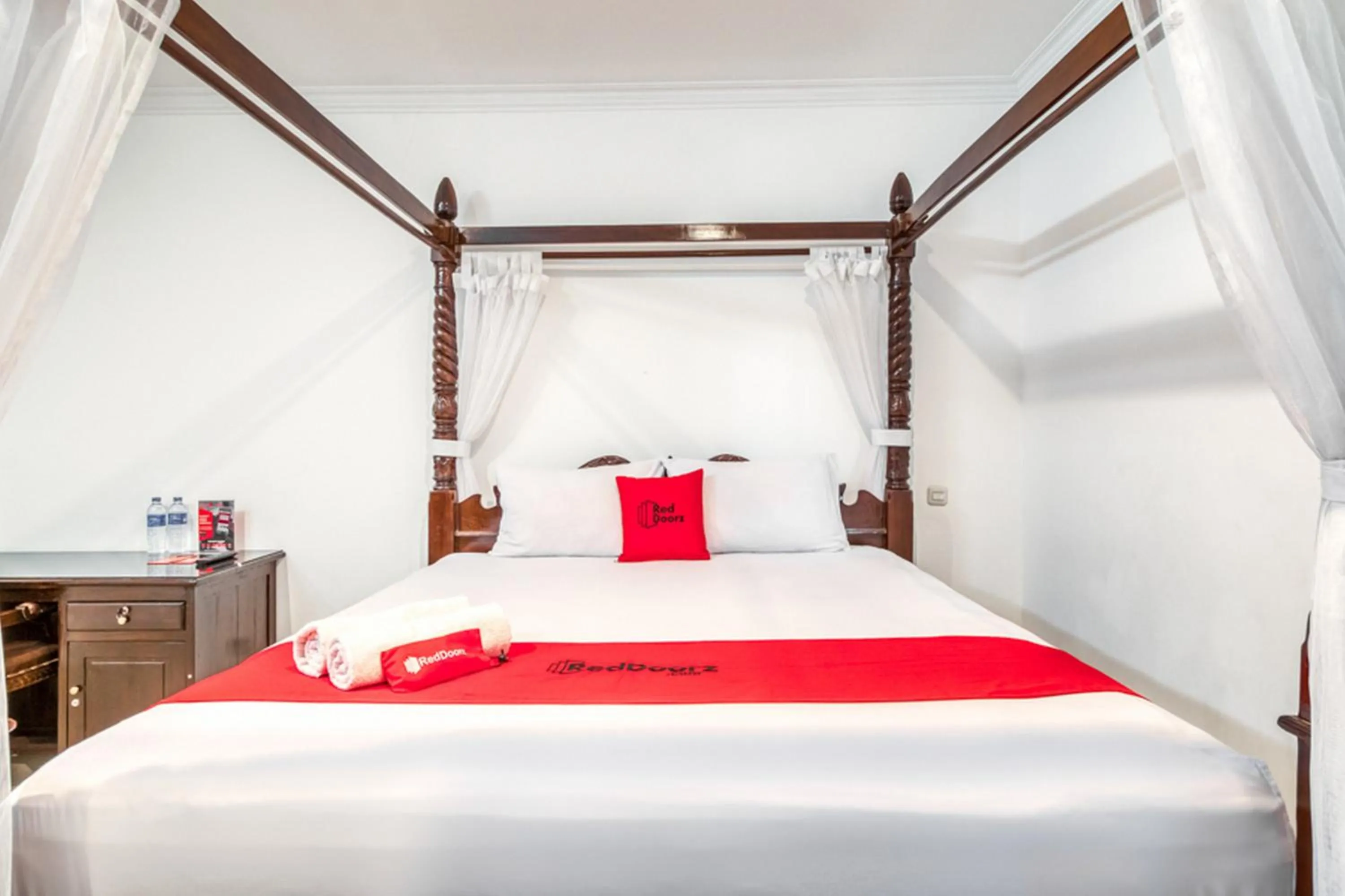 Bed in RedDoorz Plus near Lempuyangan Station 4