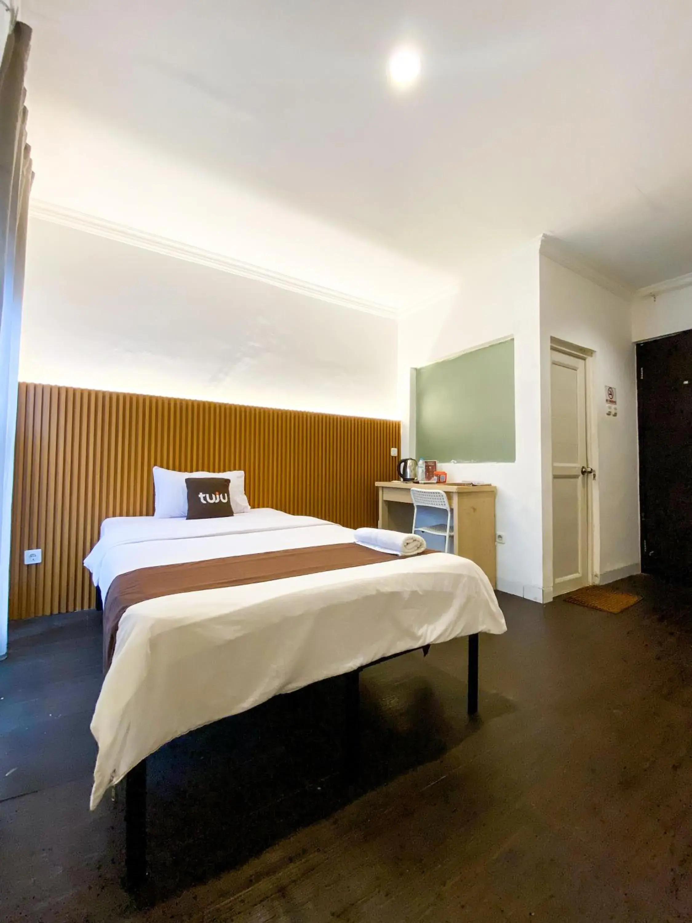 Superior Single Room in Tuju Abuserin Syariah Superior Single Room in Tuju Abuserin Syariah