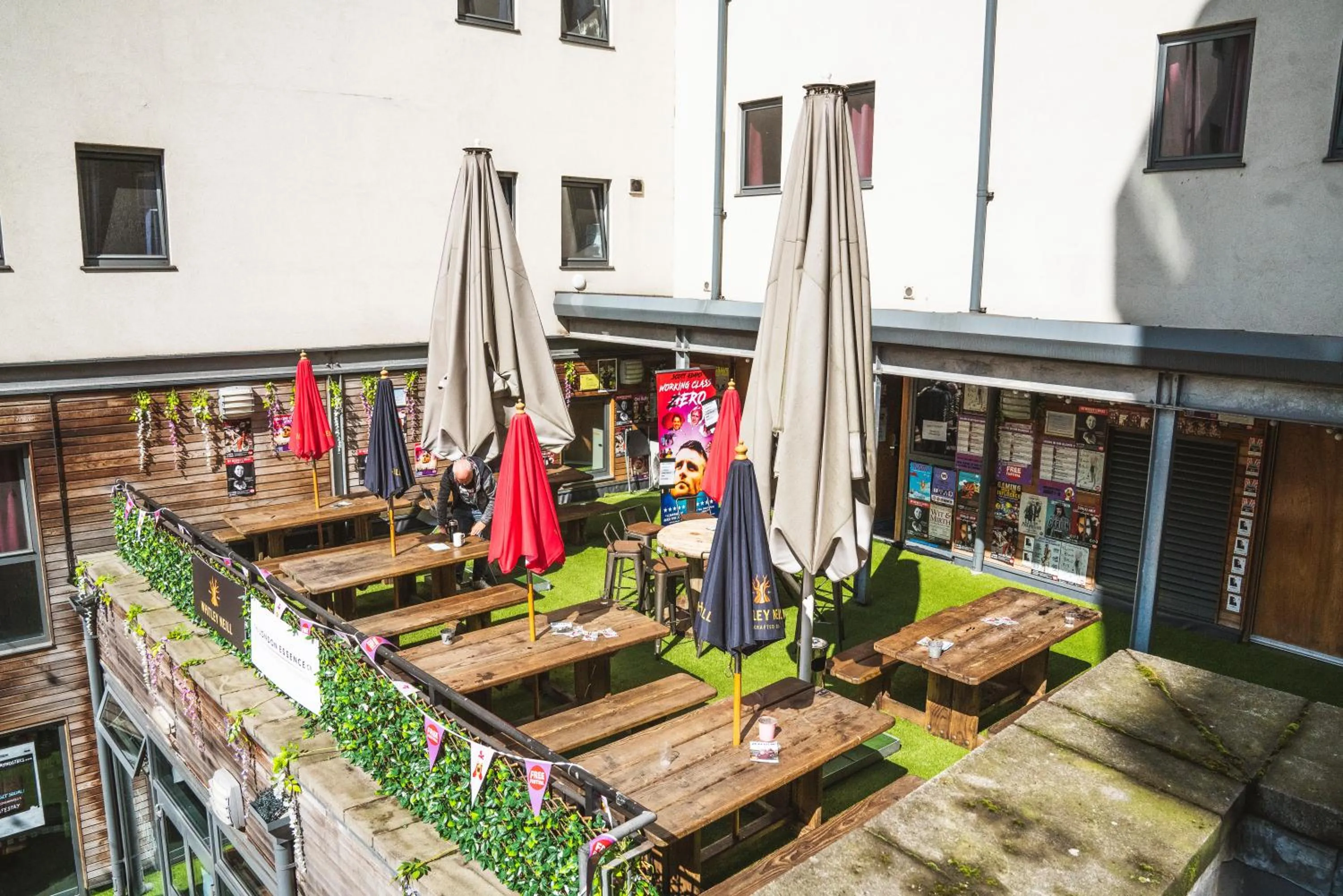 Drinks in Smart City Hostels by Safestay, Edinburgh