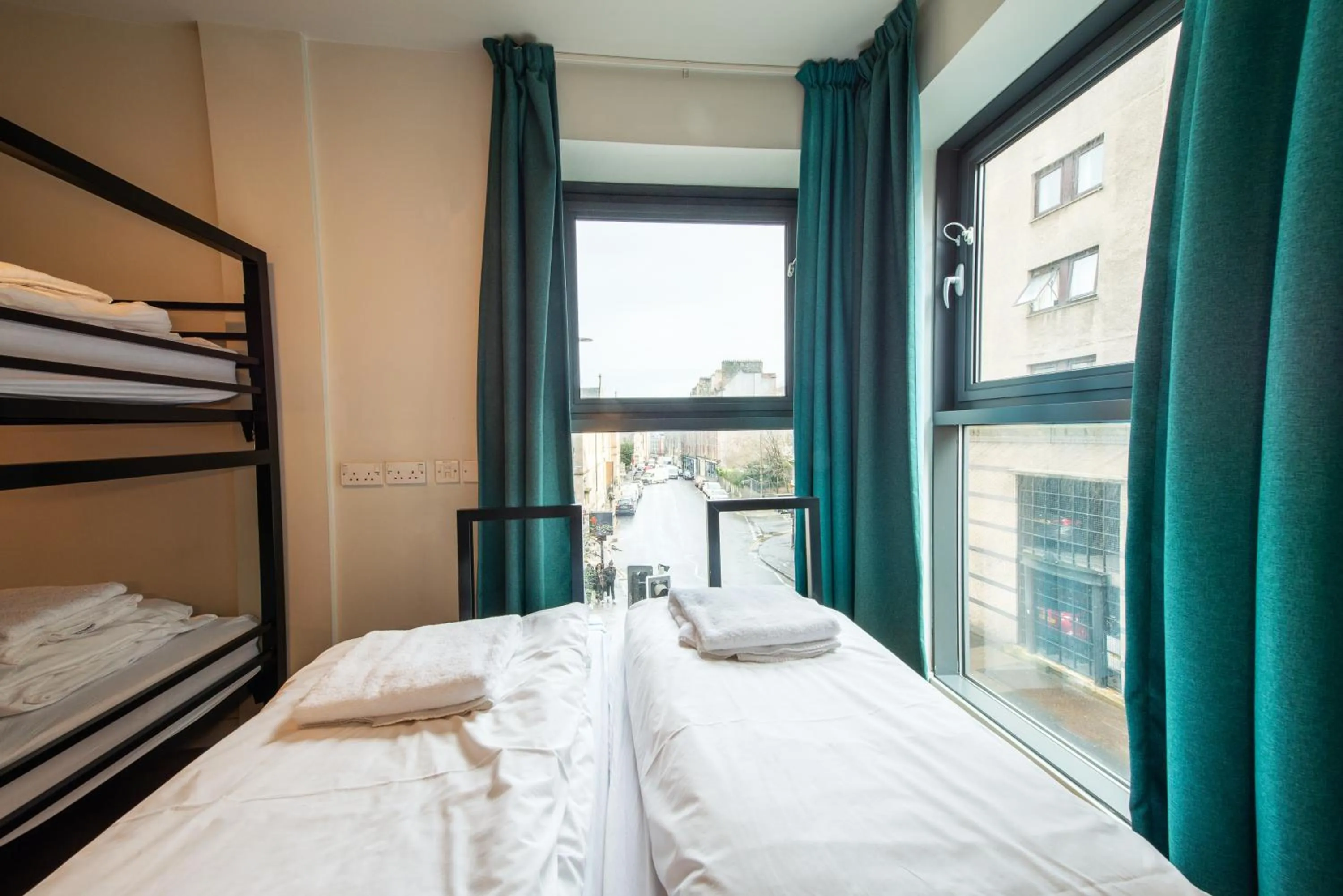 Bed in Smart City Hostels by Safestay, Edinburgh