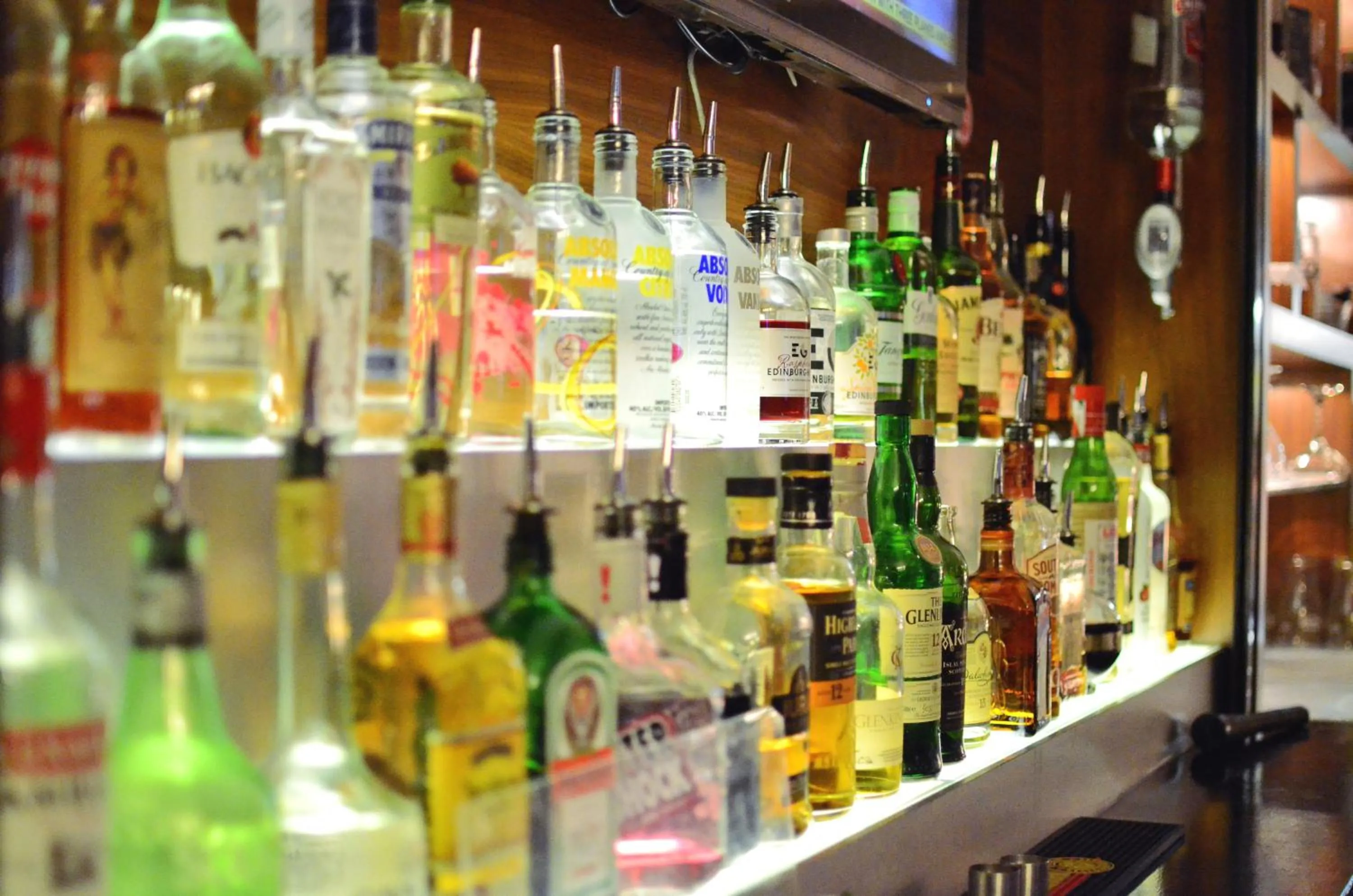 Lounge or bar, Drinks in Smart City Hostels by Safestay, Edinburgh