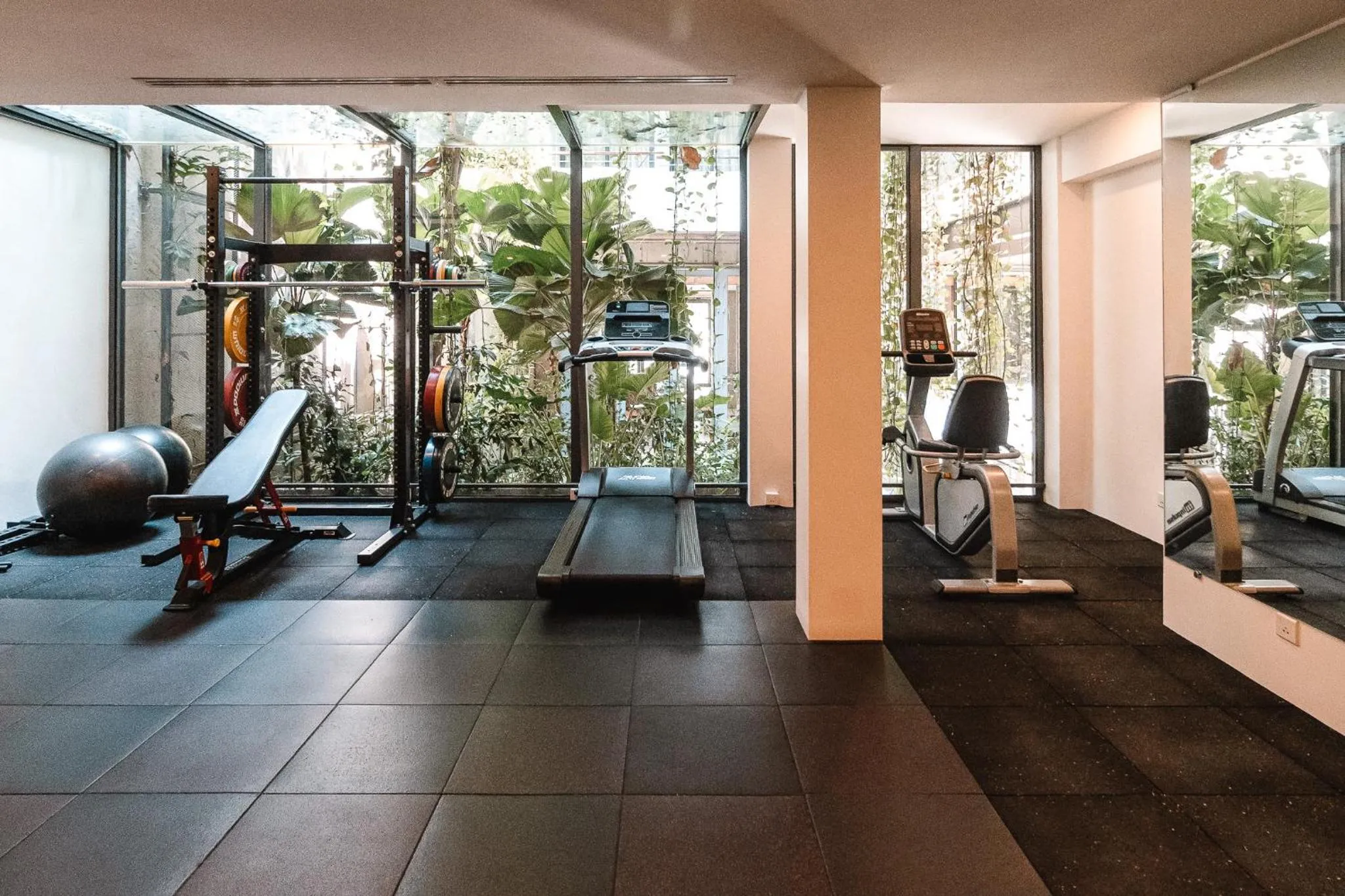Fitness centre/facilities in Penh House Hotel