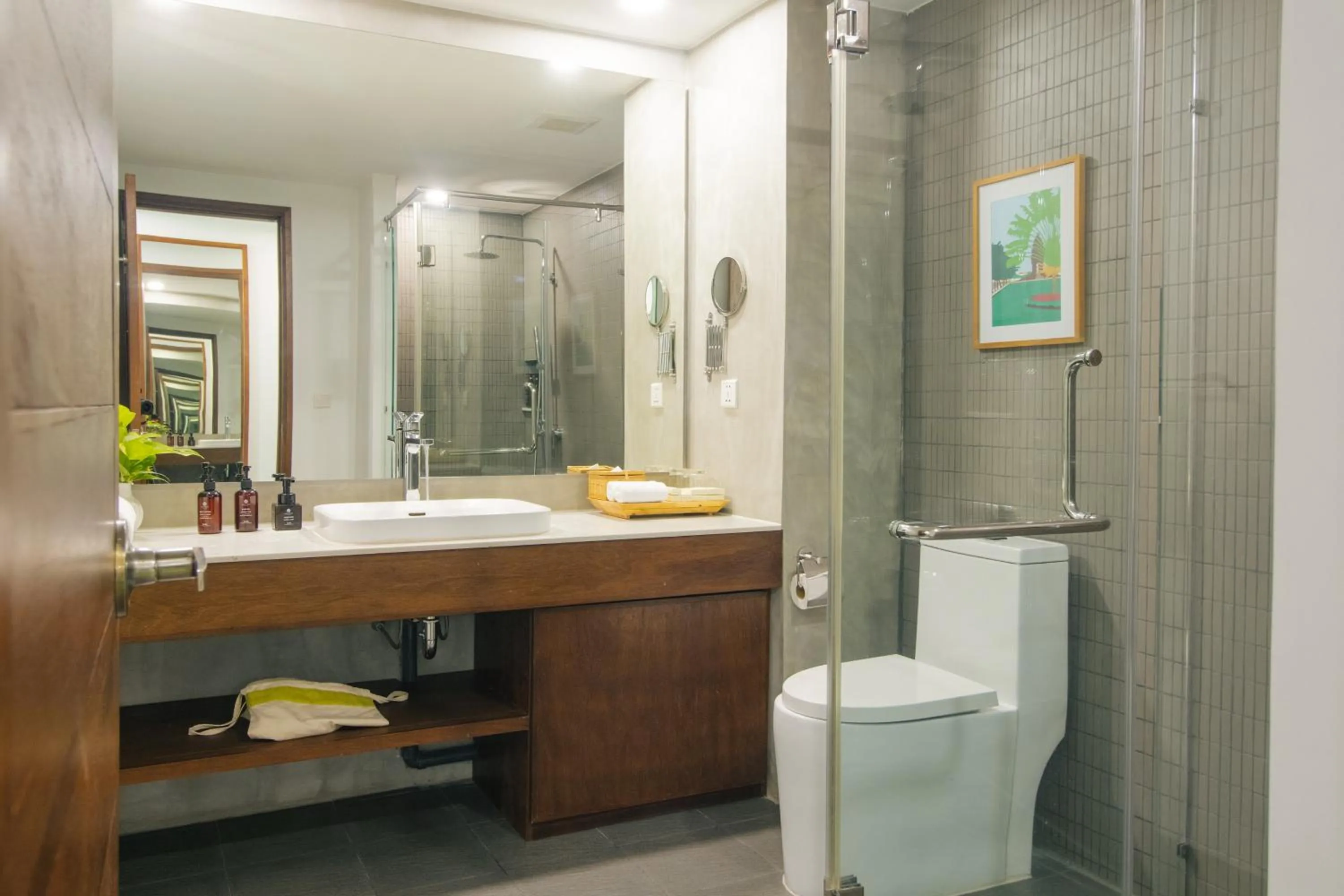 Shower in Penh House Hotel