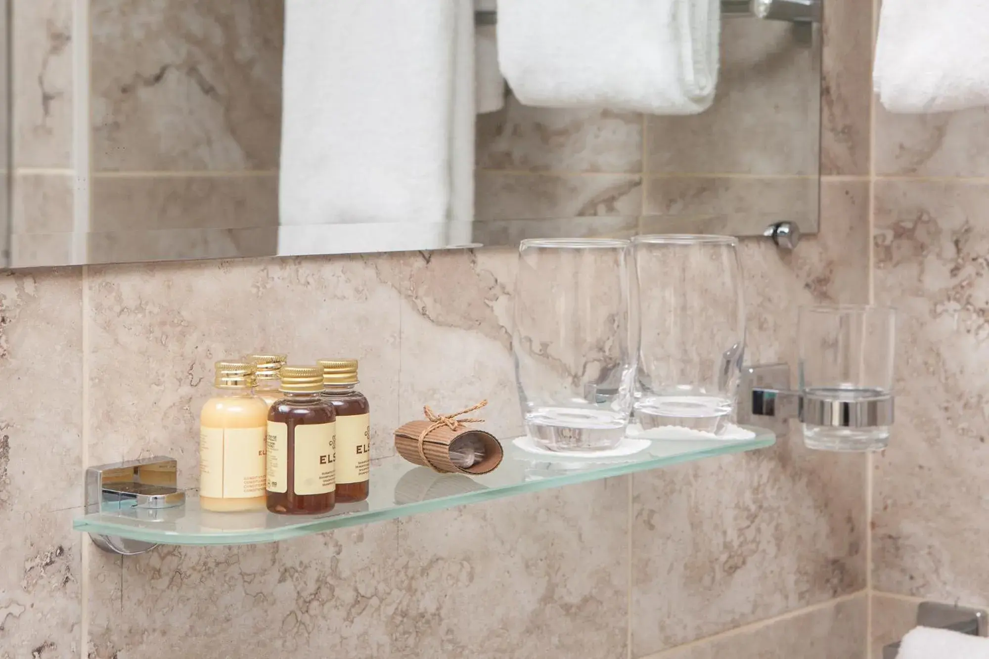 Deluxe Twin Room in The Draper Rooms Deluxe Twin Room in The Draper Rooms