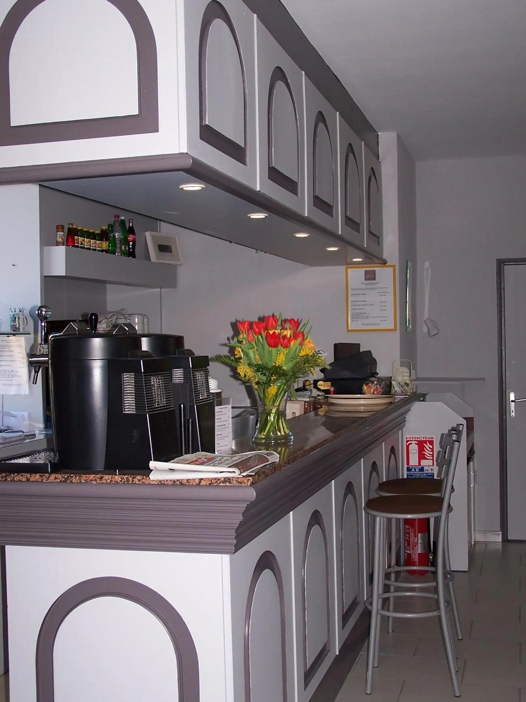 Lounge or bar in Logis Hôtel Le Jabron