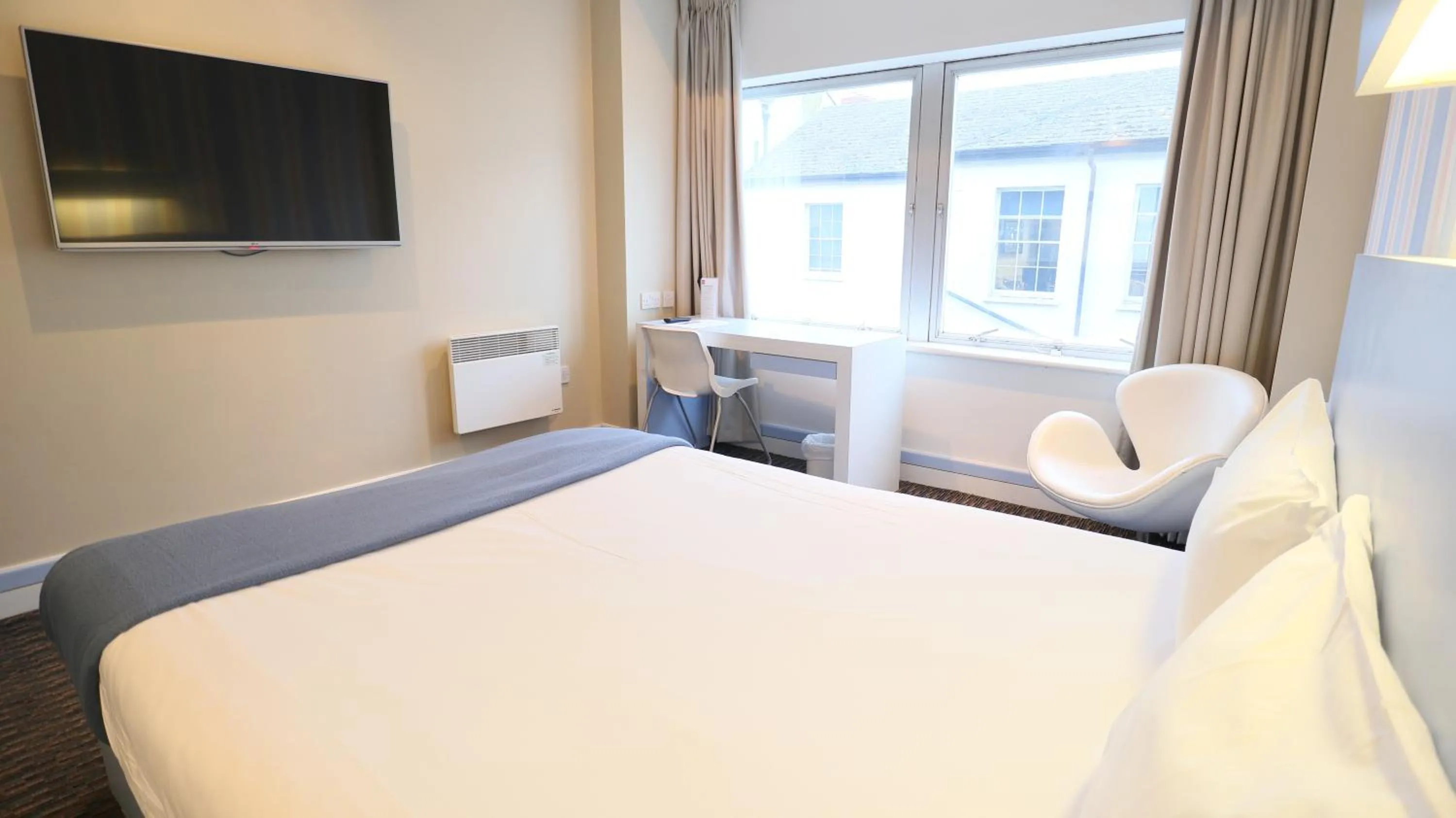 Bed in Citrus Hotel Cheltenham by Compass Hospitality