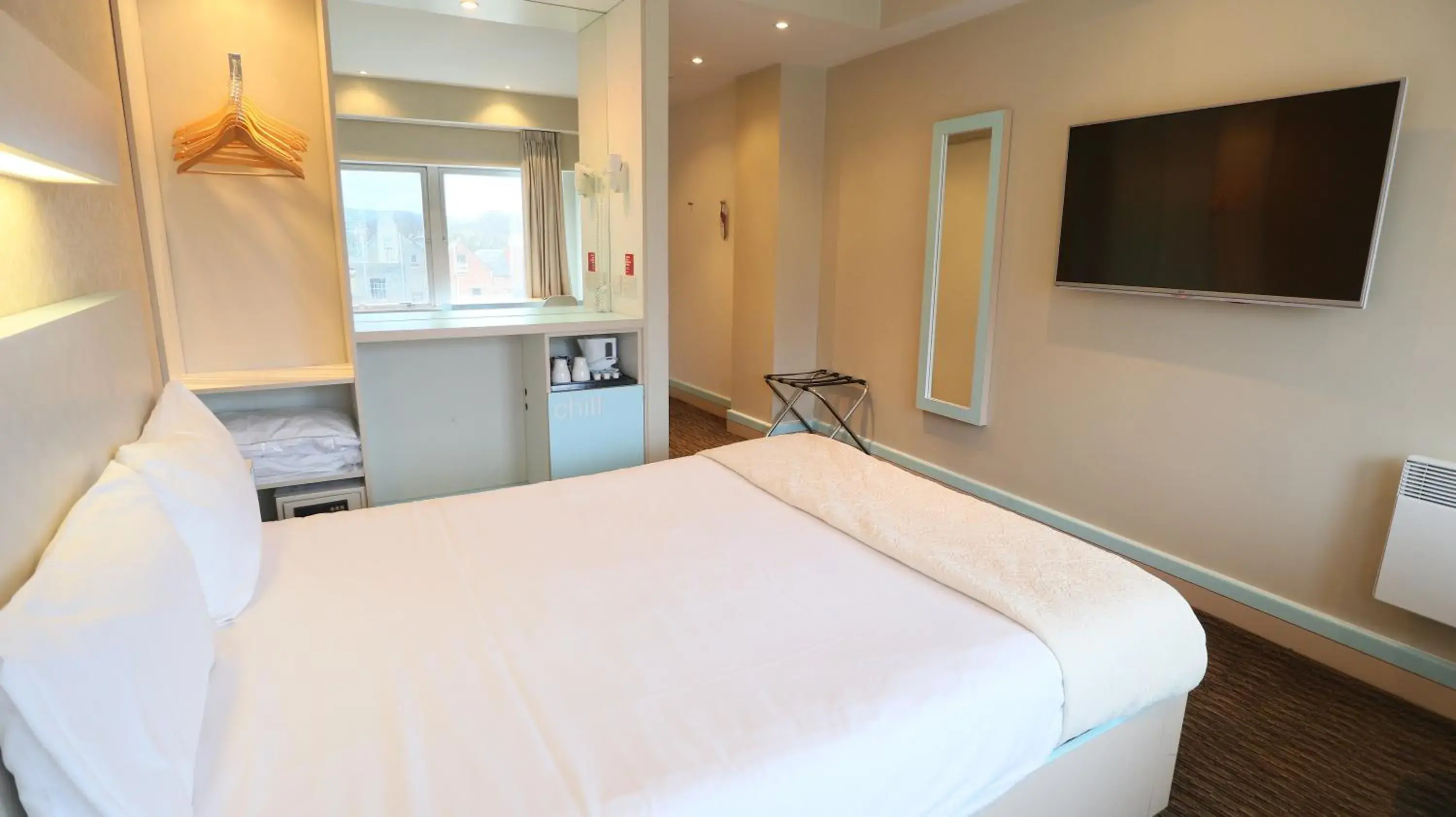 Bed in Citrus Hotel Cheltenham by Compass Hospitality Bed in Citrus Hotel Cheltenham by Compass Hospitality