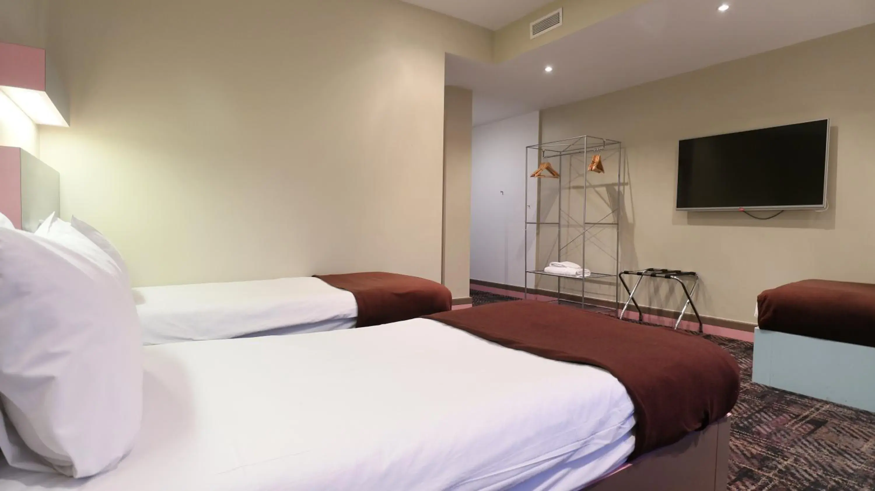 Bedroom in Citrus Hotel Cheltenham by Compass Hospitality Bedroom in Citrus Hotel Cheltenham by Compass Hospitality