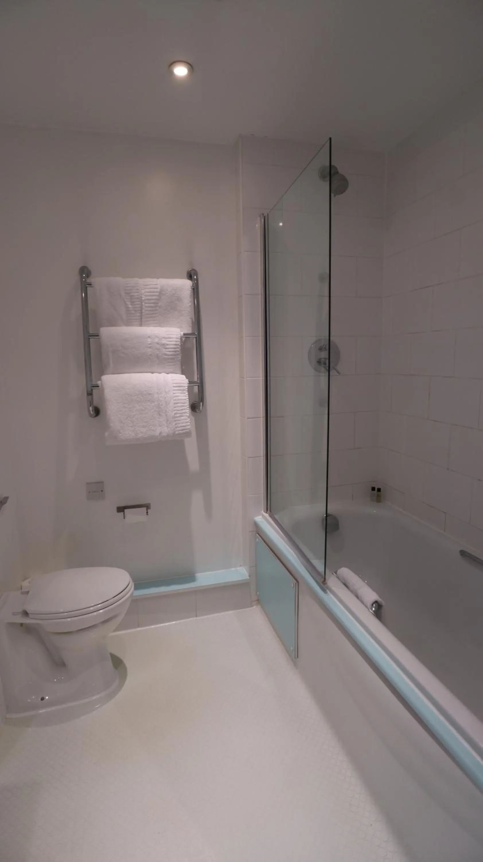 Bathroom in Citrus Hotel Cheltenham by Compass Hospitality