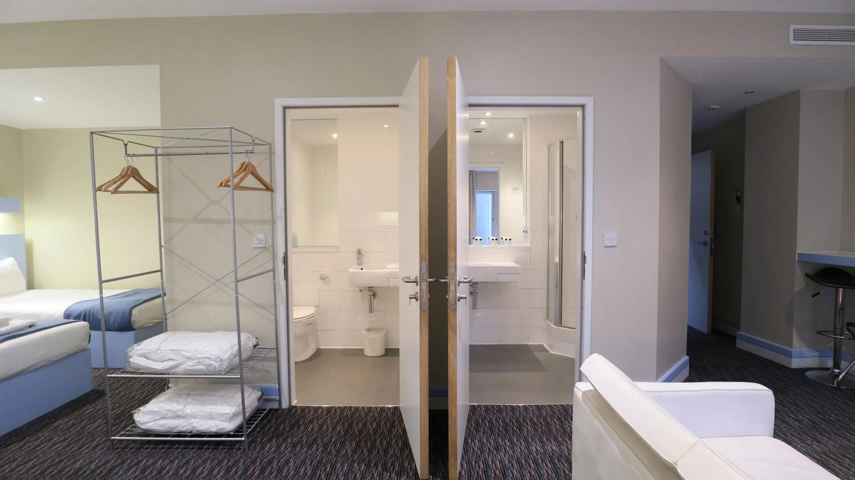 Bathroom in Citrus Hotel Cheltenham by Compass Hospitality