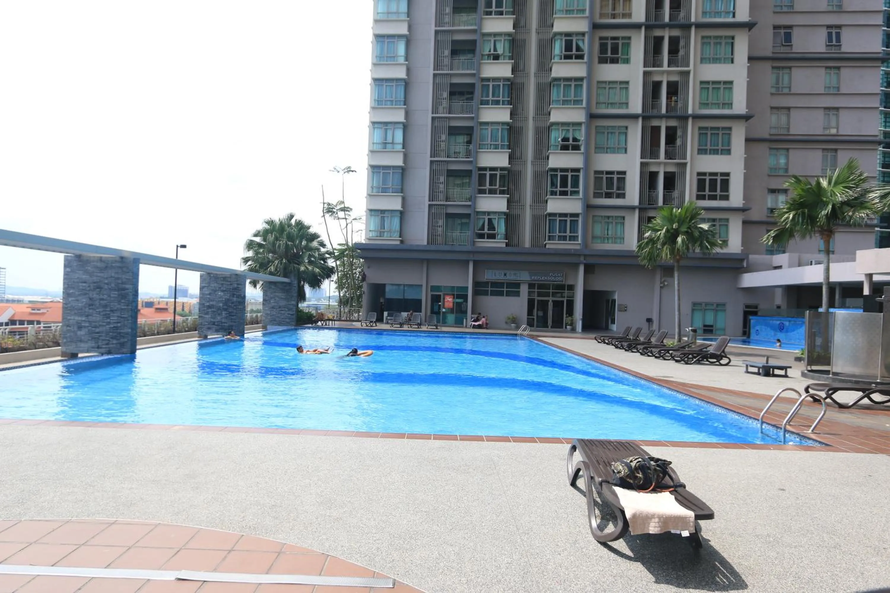 Swimming pool in Shaftsbury Cyberjaya by IdealHub