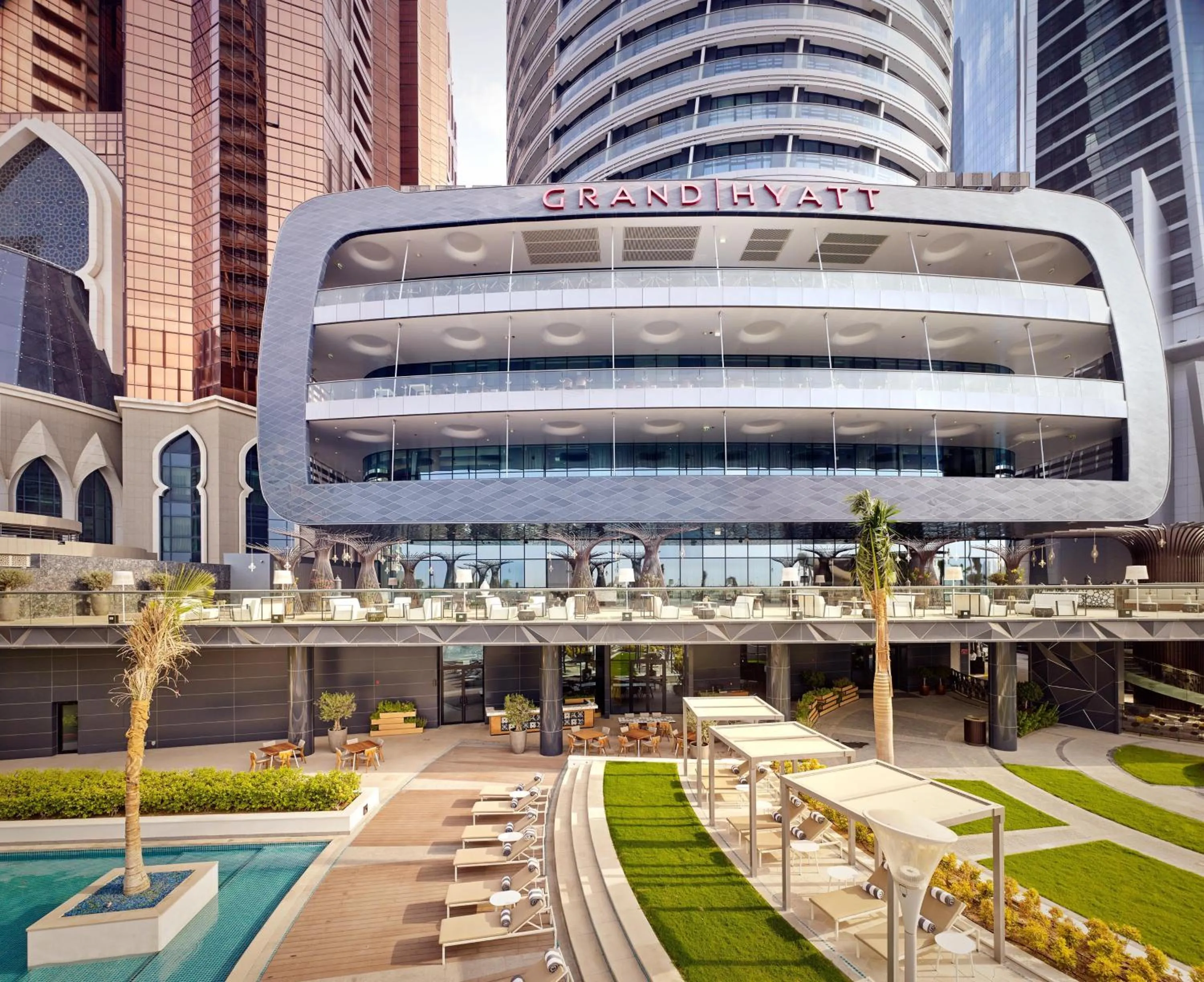Property building in Grand Hyatt Abu Dhabi Hotel & Residences Emirates Pearl
