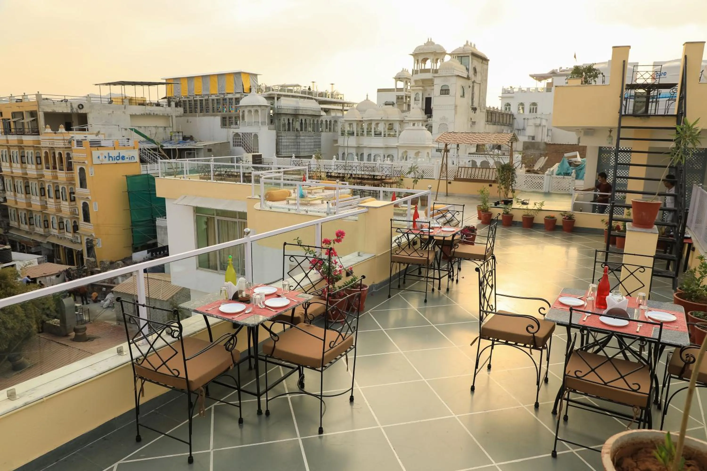 Property building in THAMLA HAVELI - Heritage Lake View Hotel