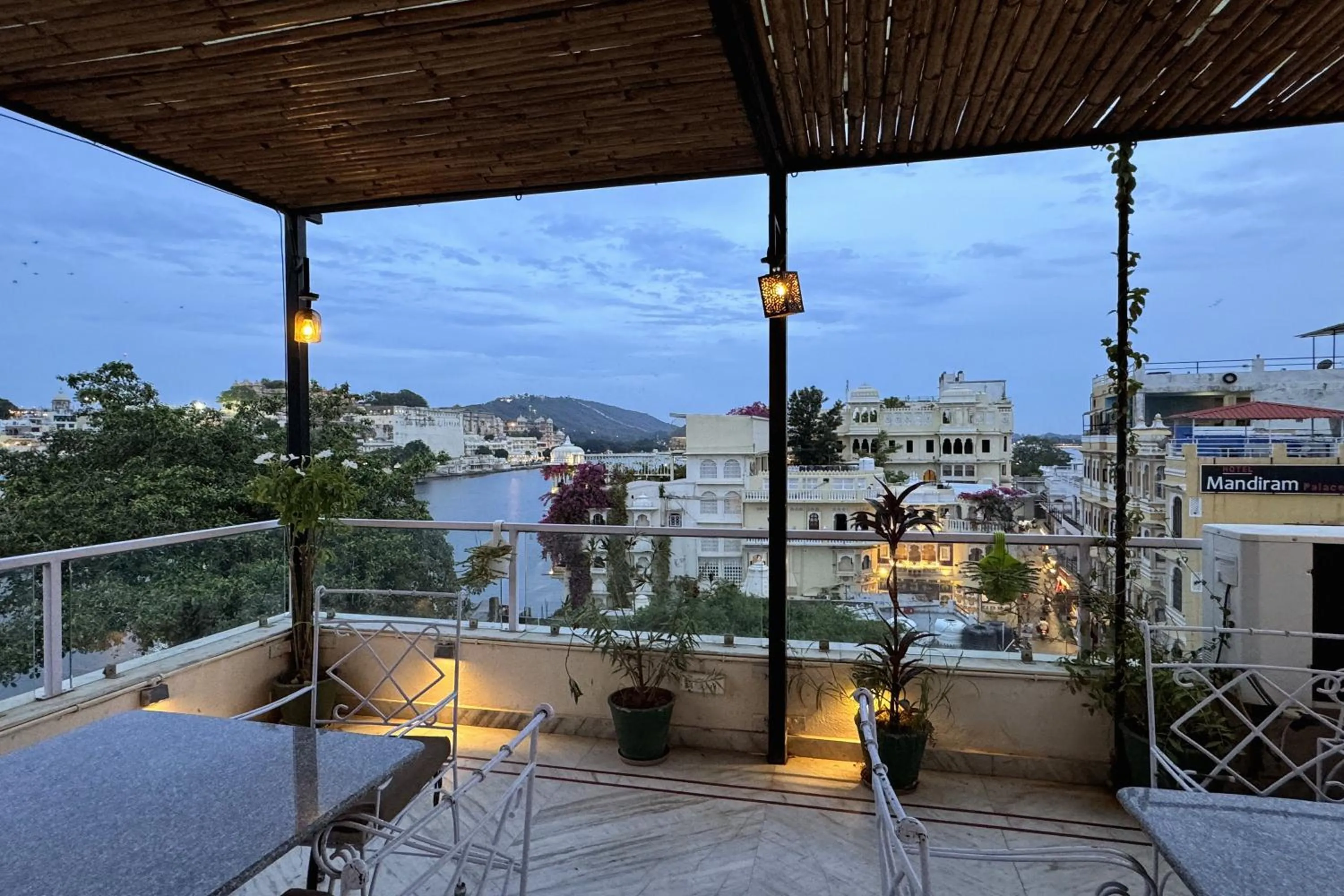 Restaurant/places to eat in THAMLA HAVELI - Heritage Lake View Hotel