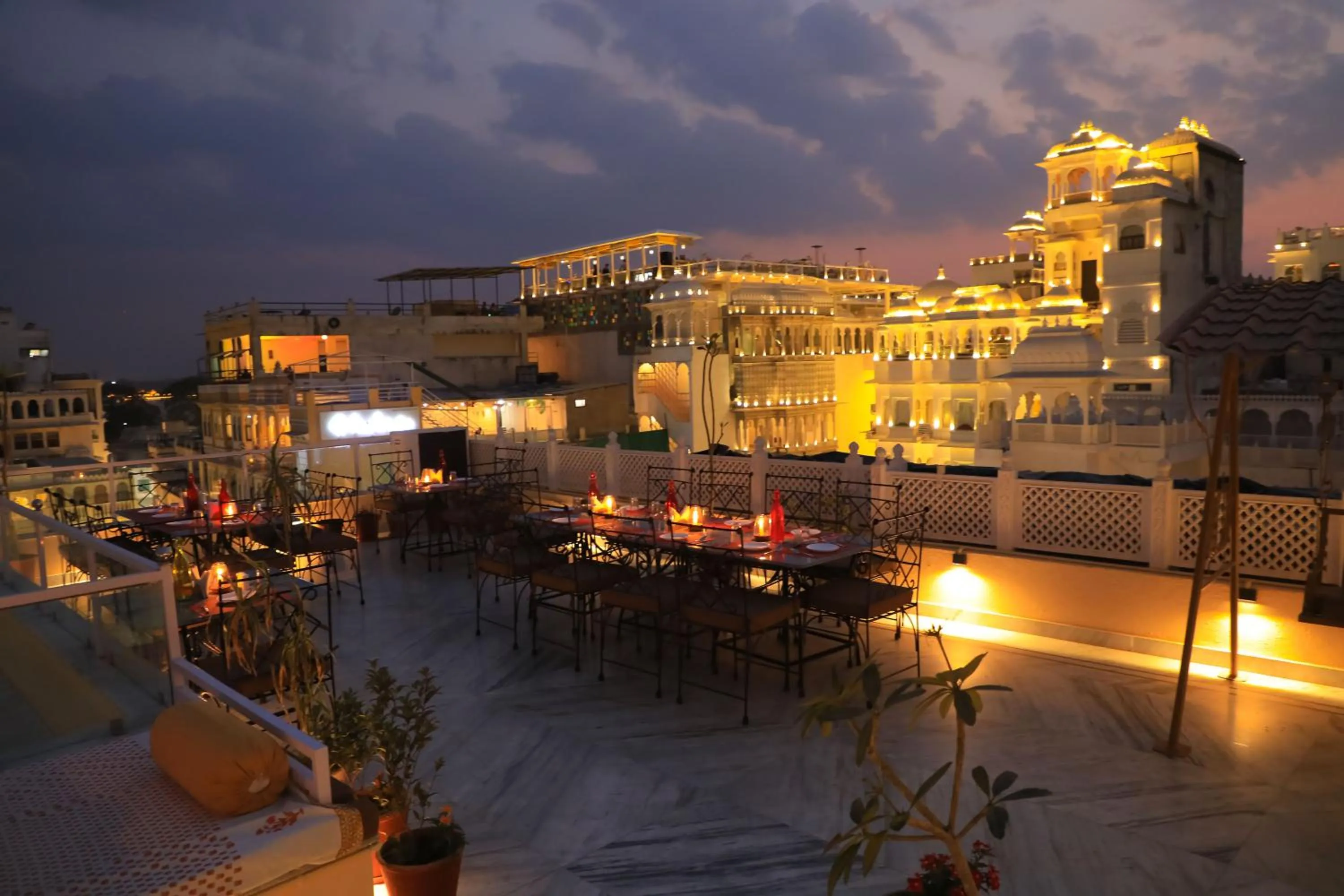 Restaurant/places to eat in THAMLA HAVELI - Heritage Lake View Hotel