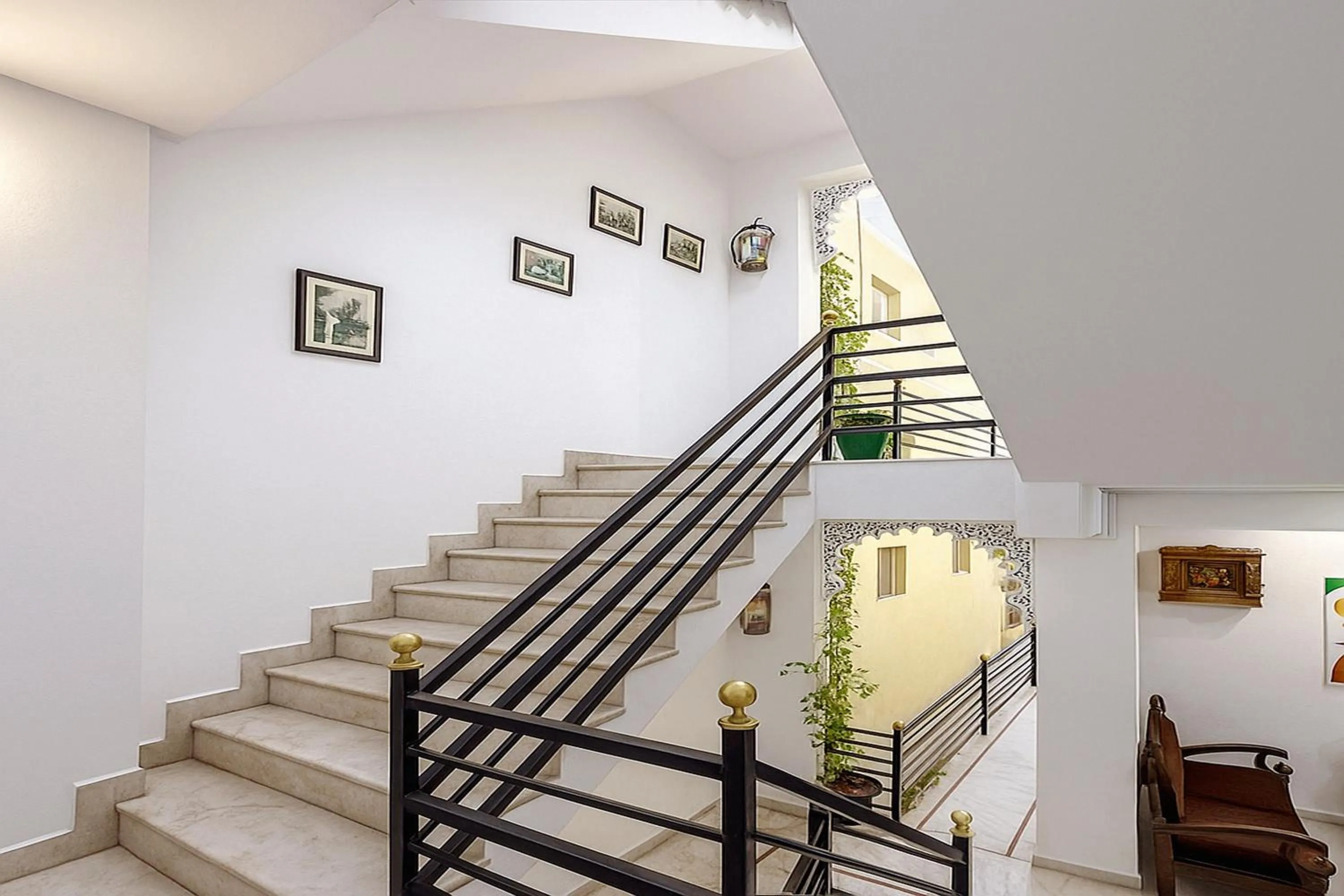 Lobby or reception in THAMLA HAVELI - Heritage Lake View Hotel