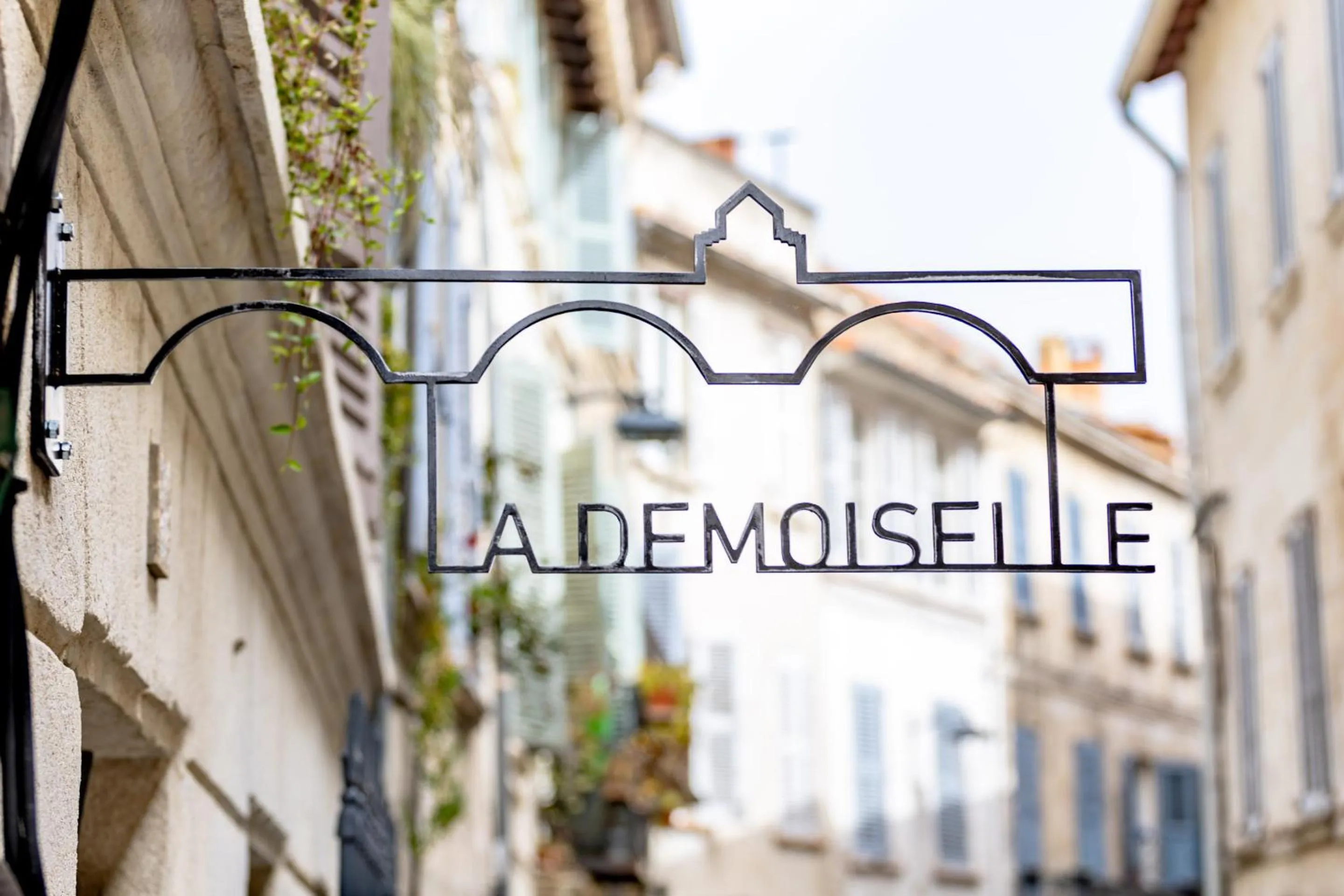 Property building in Boutique Hôtel - La Demoiselle