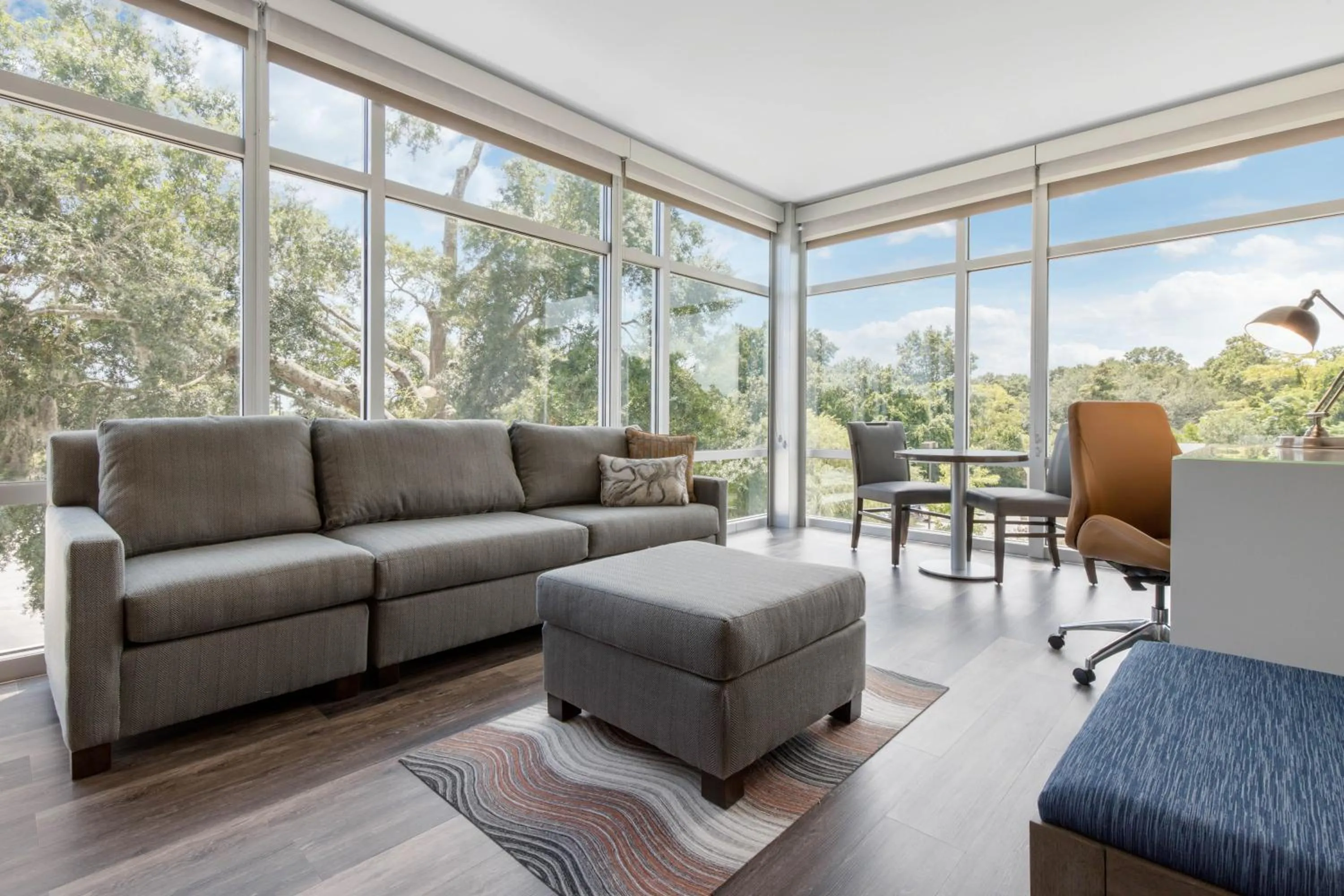 Living room in Cambria Hotel Mount Pleasant - Charleston