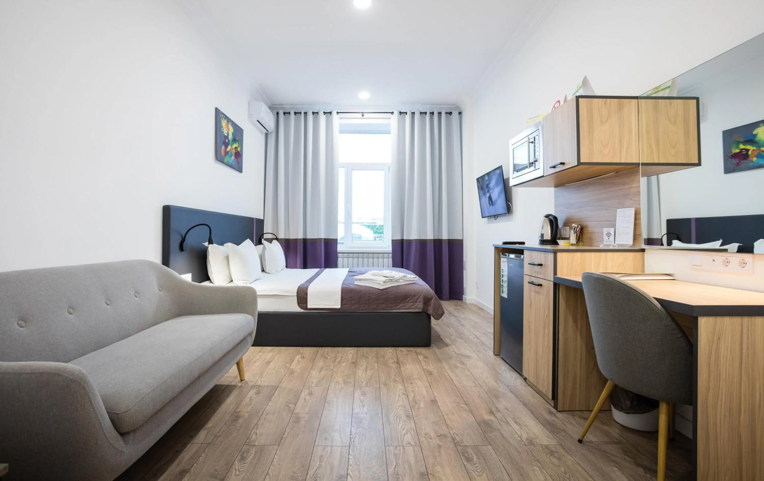 Street View Studio with shower on Khreschatyk 23 in Partner Guest House Khreschatyk