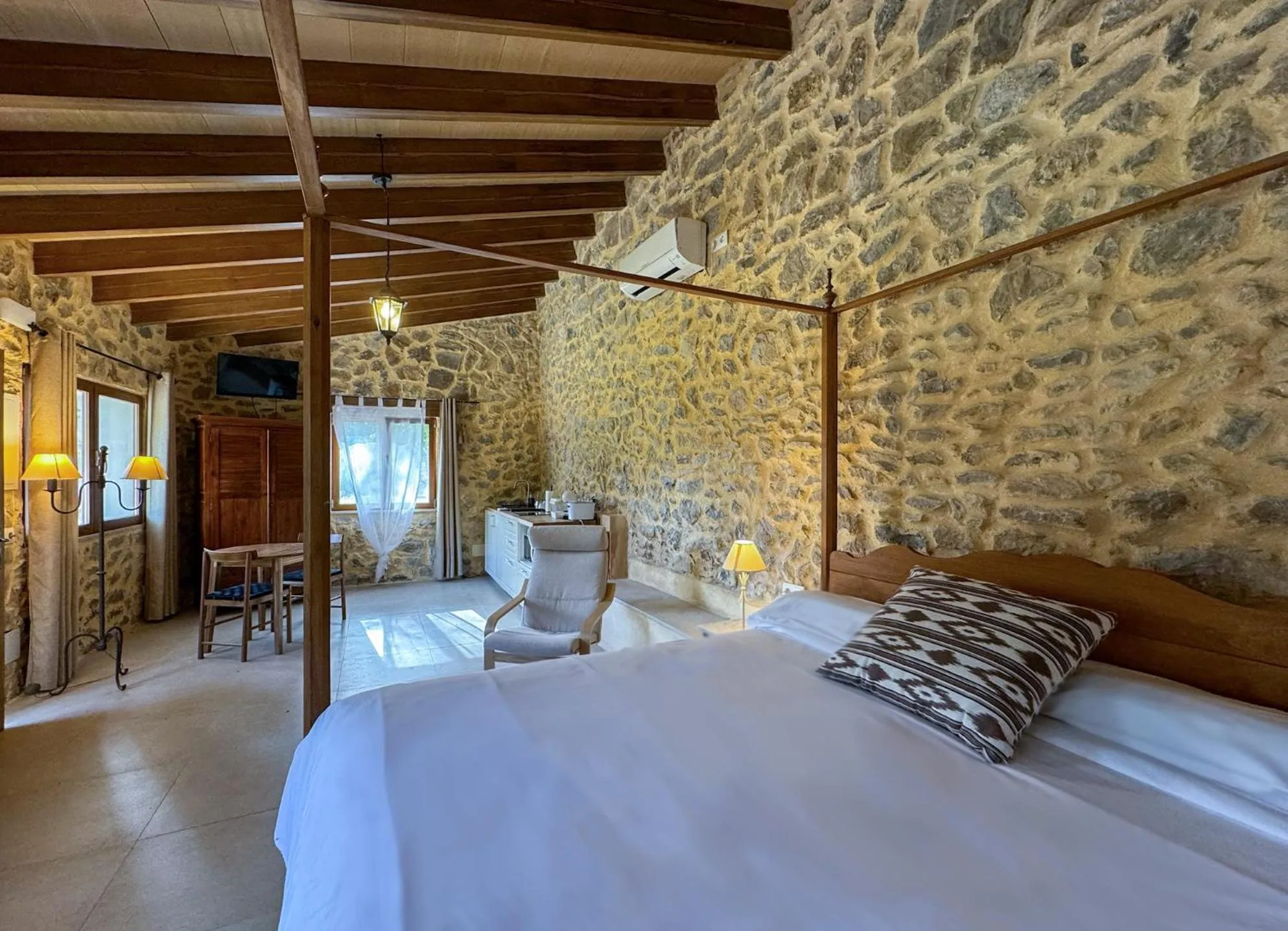 Photo of the whole room, Bed in Finca Son Pont